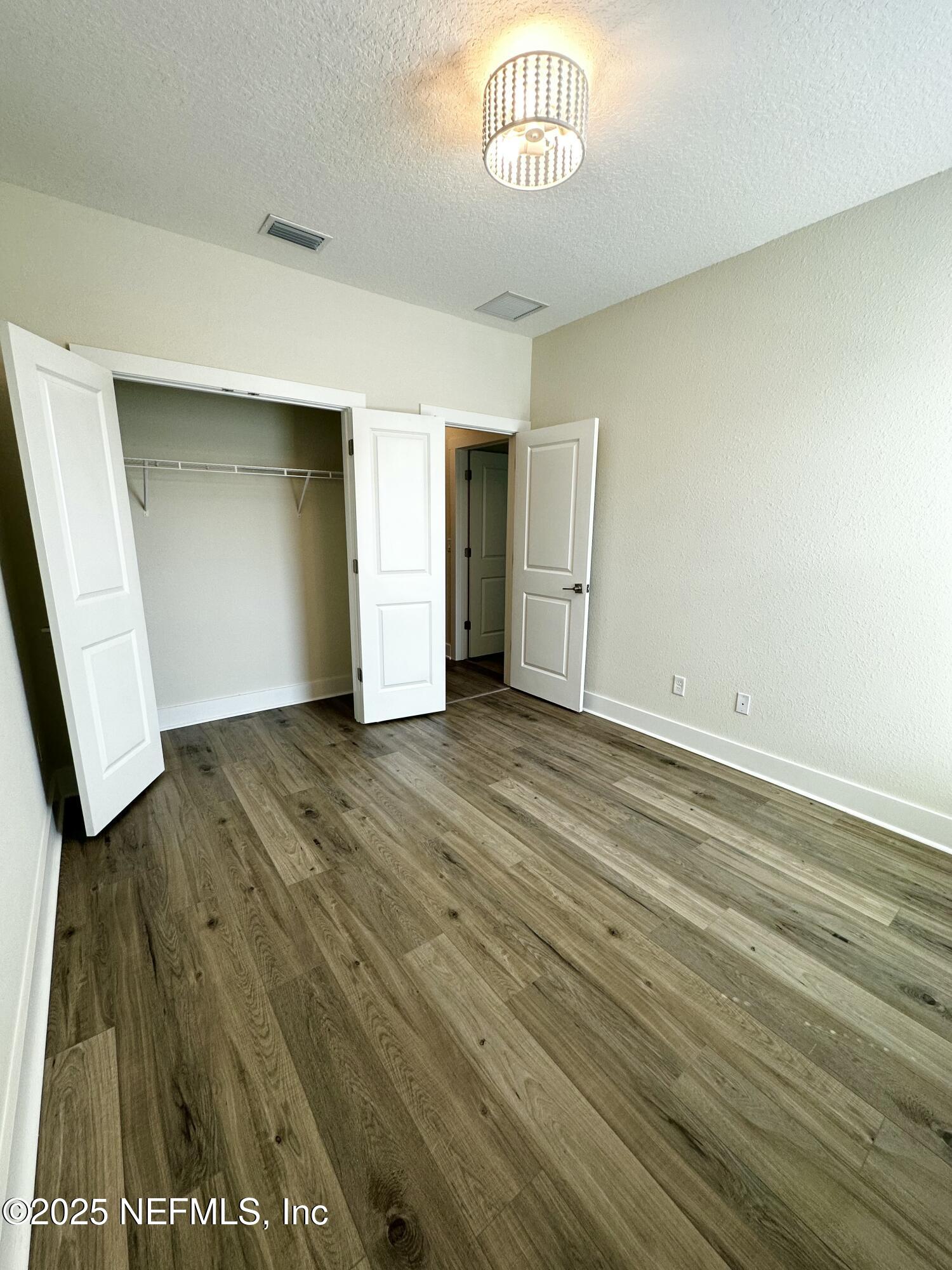 405 CRESTVIEW Drive