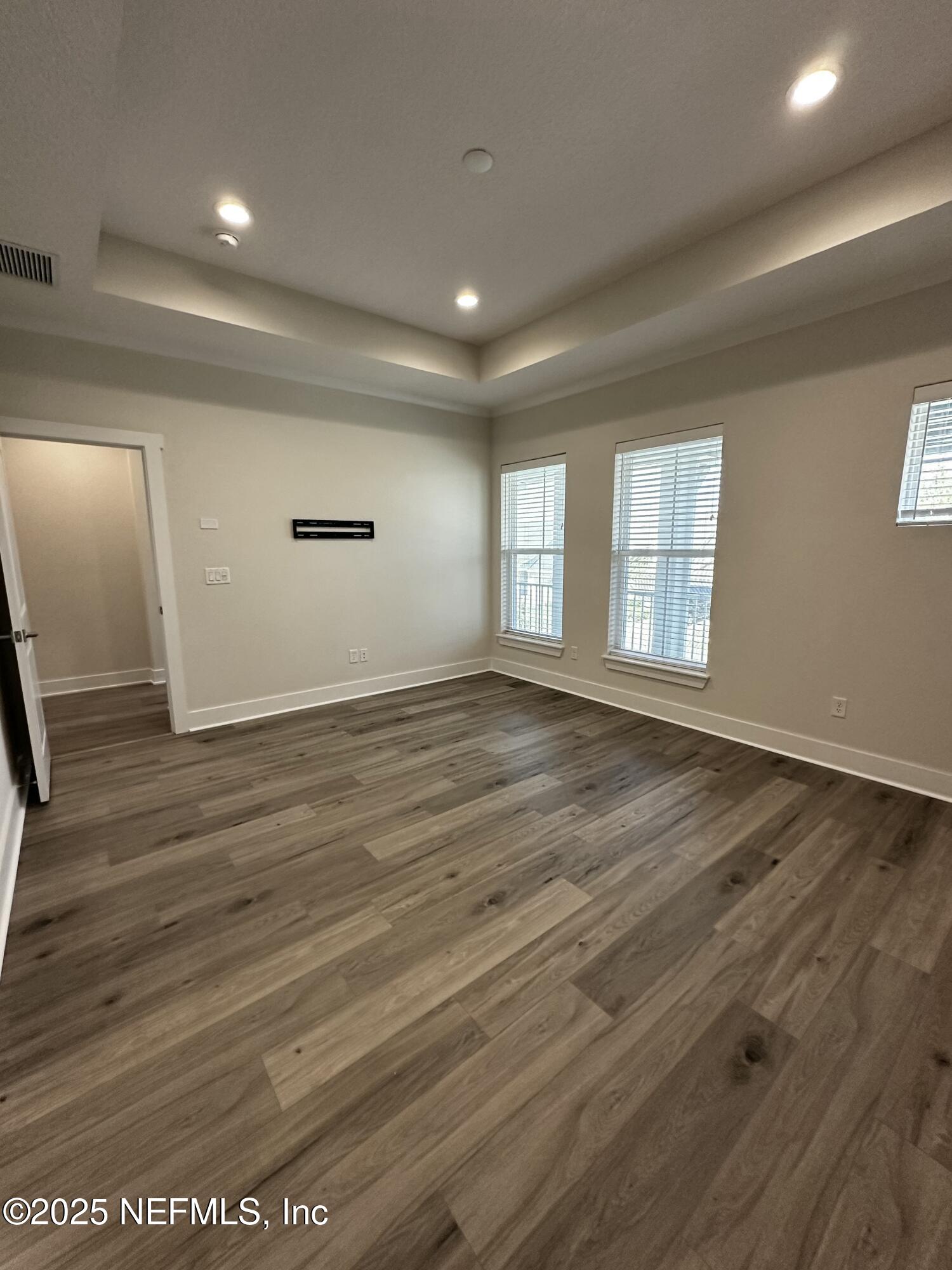 405 CRESTVIEW Drive