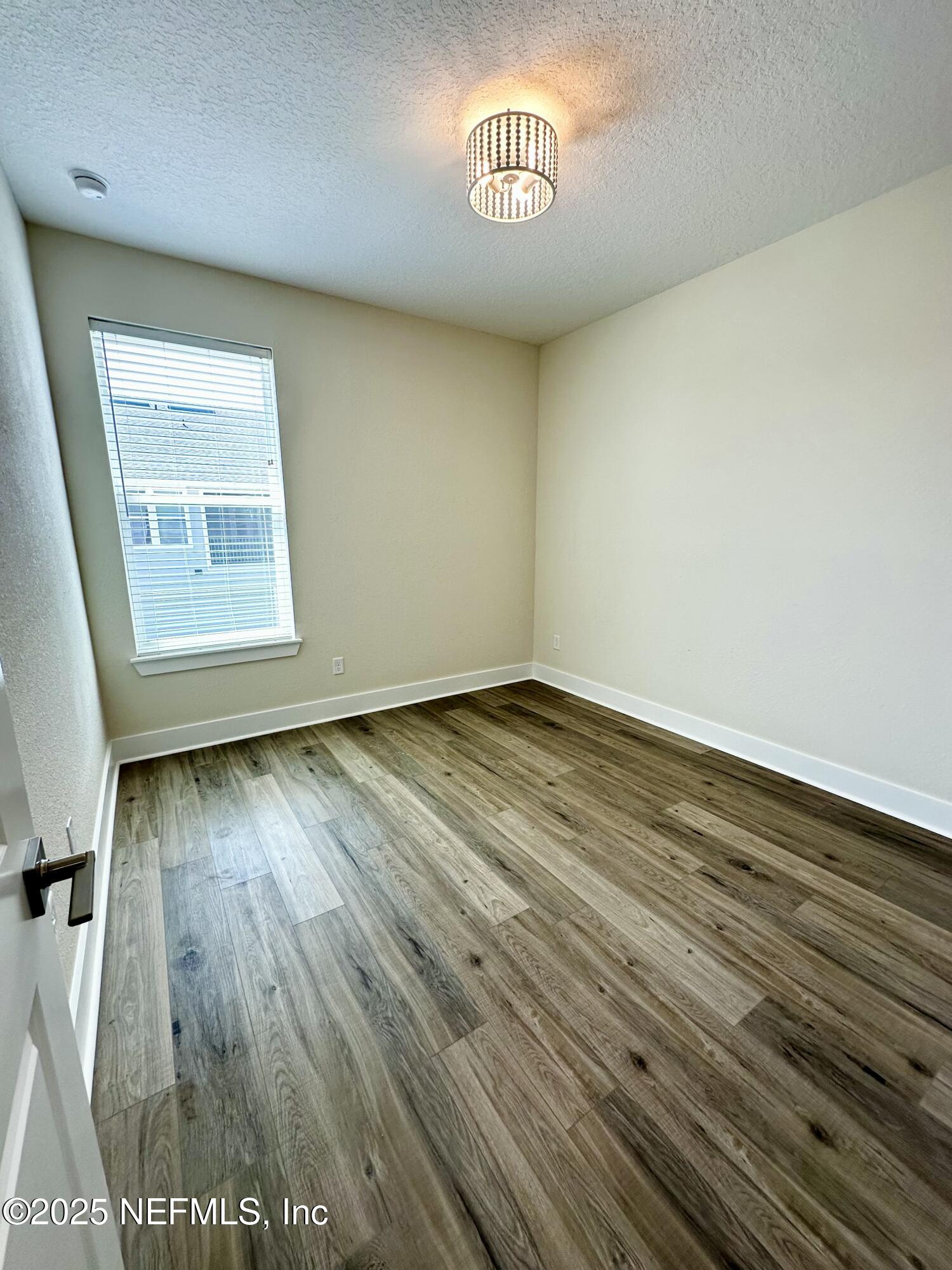 405 CRESTVIEW Drive
