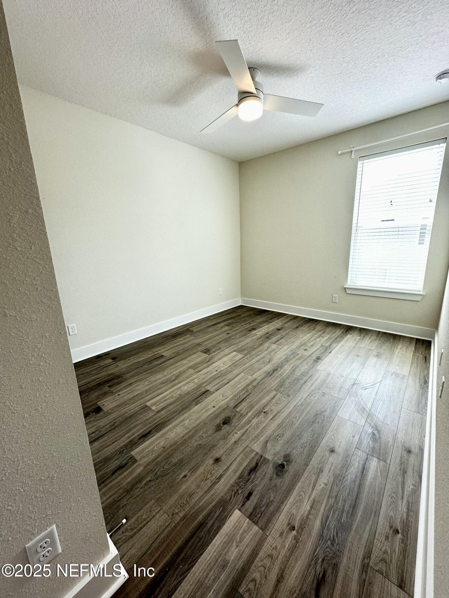 405 CRESTVIEW Drive
