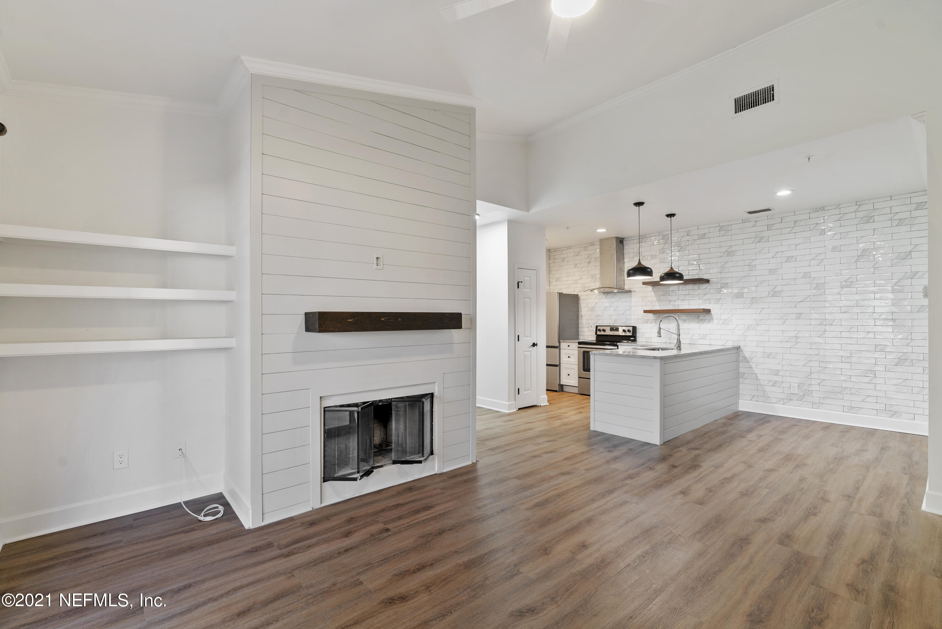 230 COLIMA Court, 937