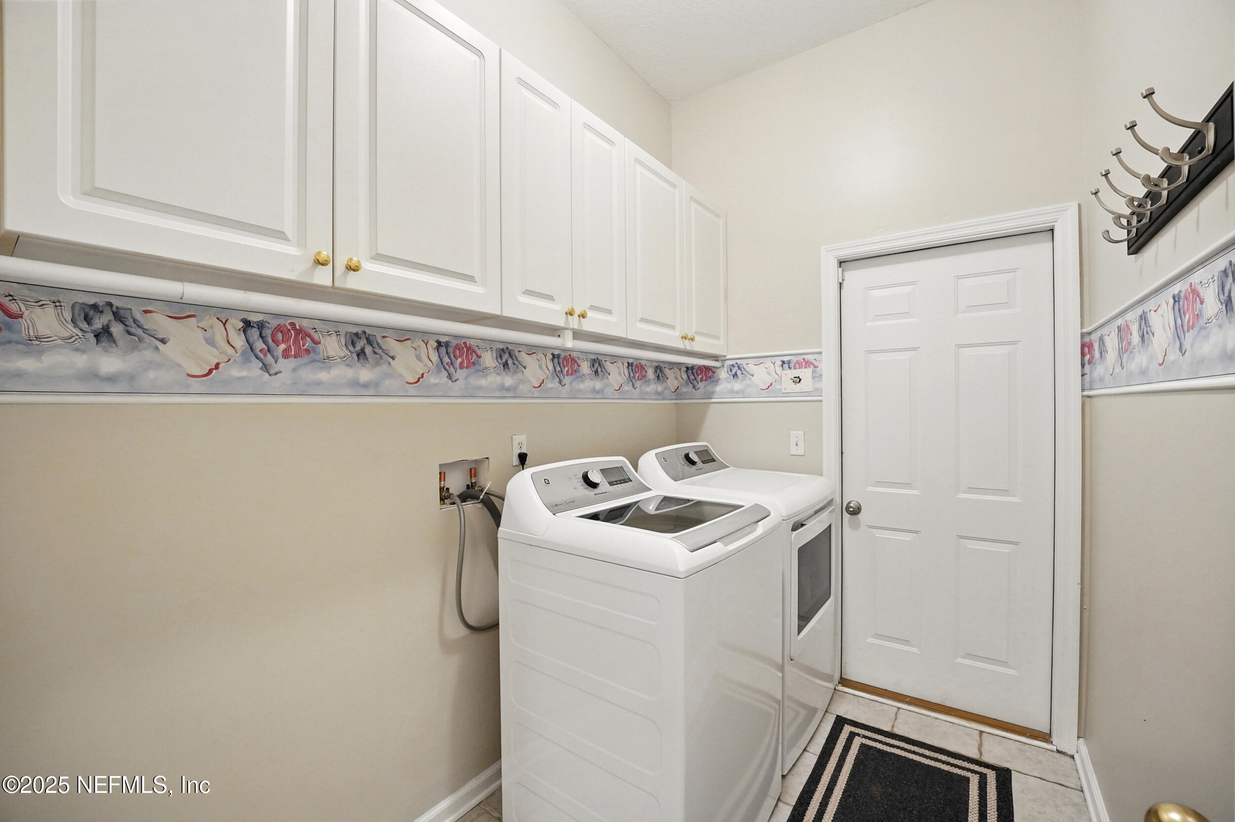 428 TWIN OAKS Lane, St. Johns