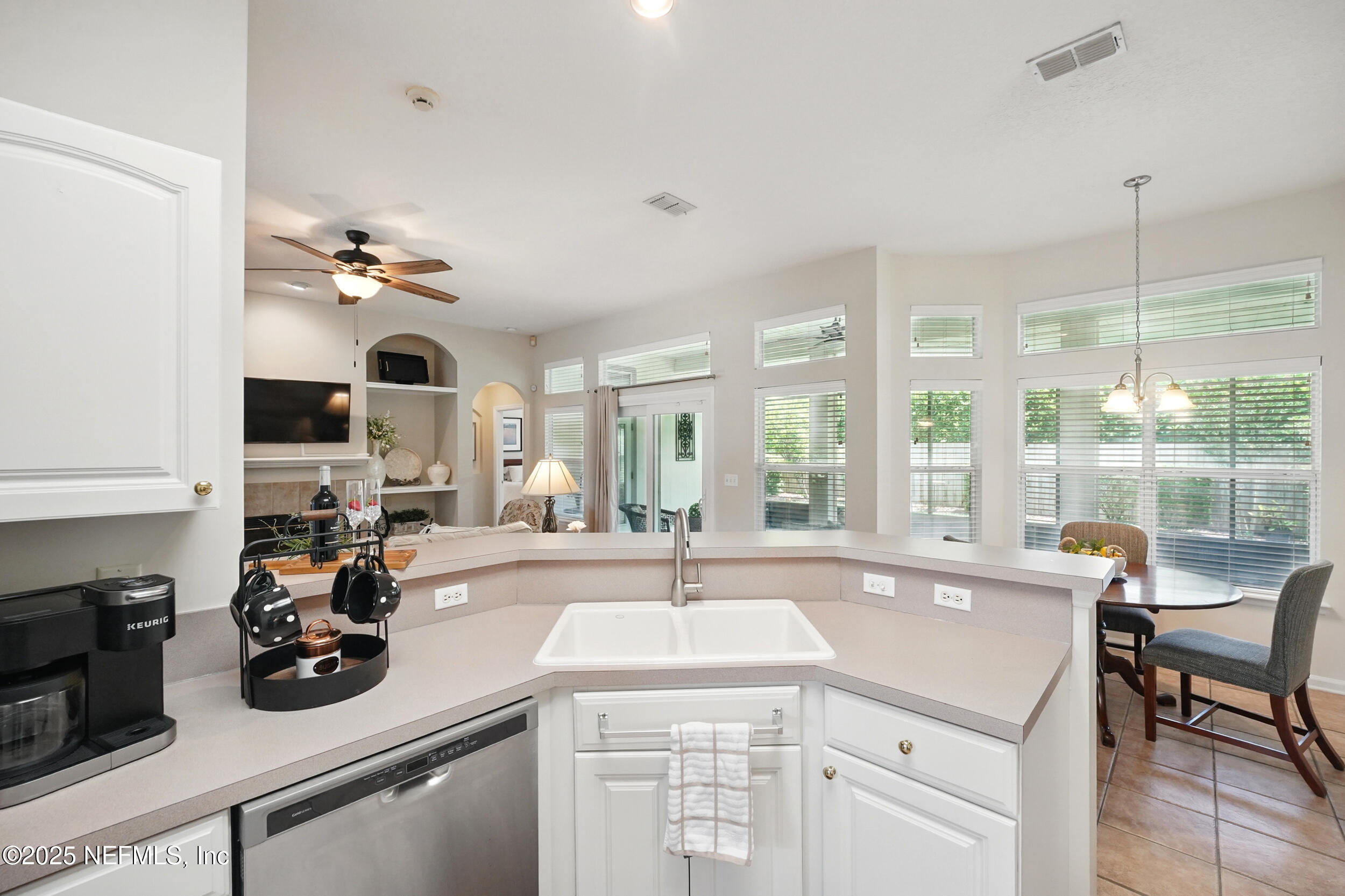 428 TWIN OAKS Lane, St. Johns