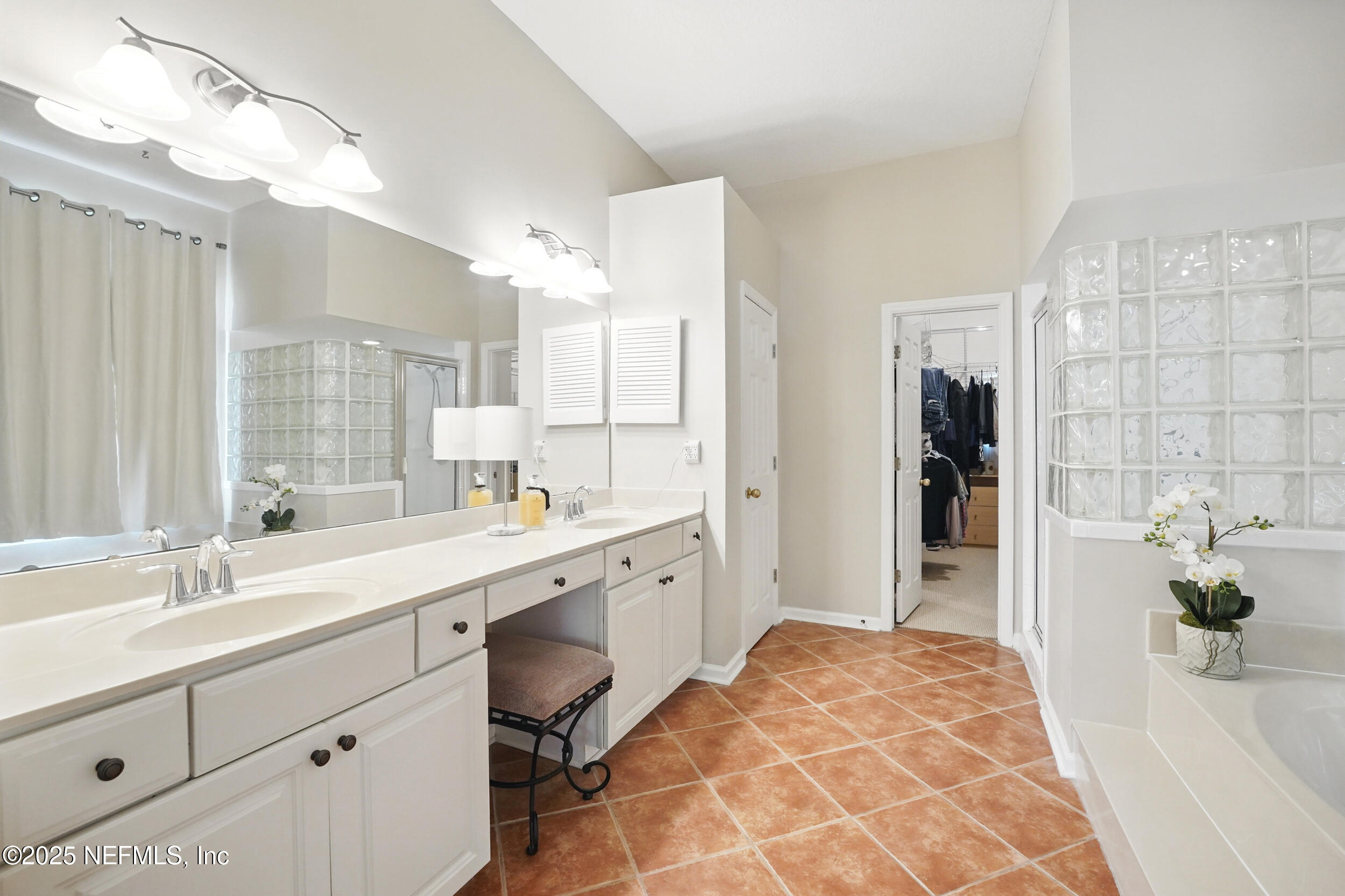 428 TWIN OAKS Lane, St. Johns