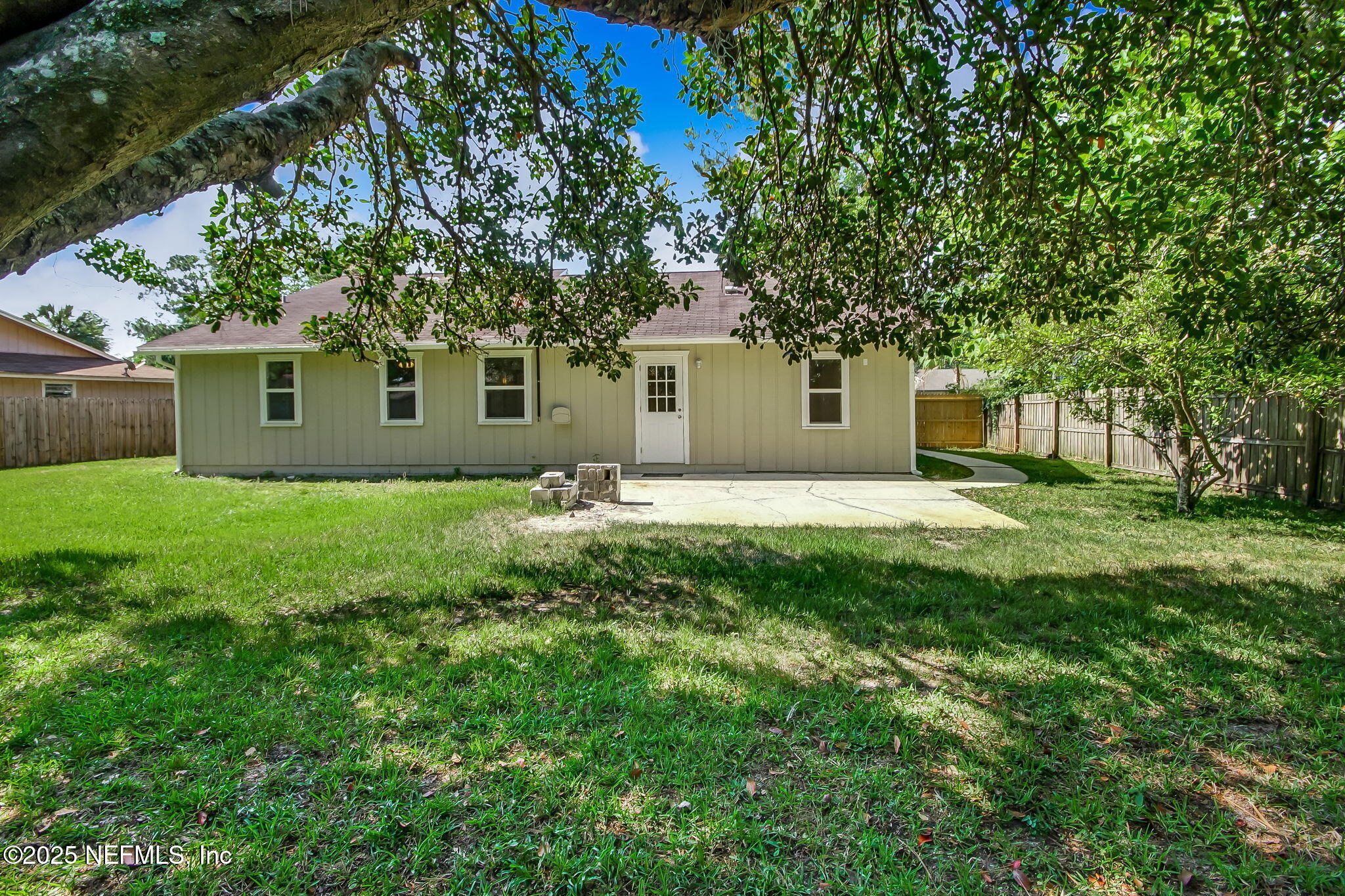 5159 HORSE TRACK Drive N