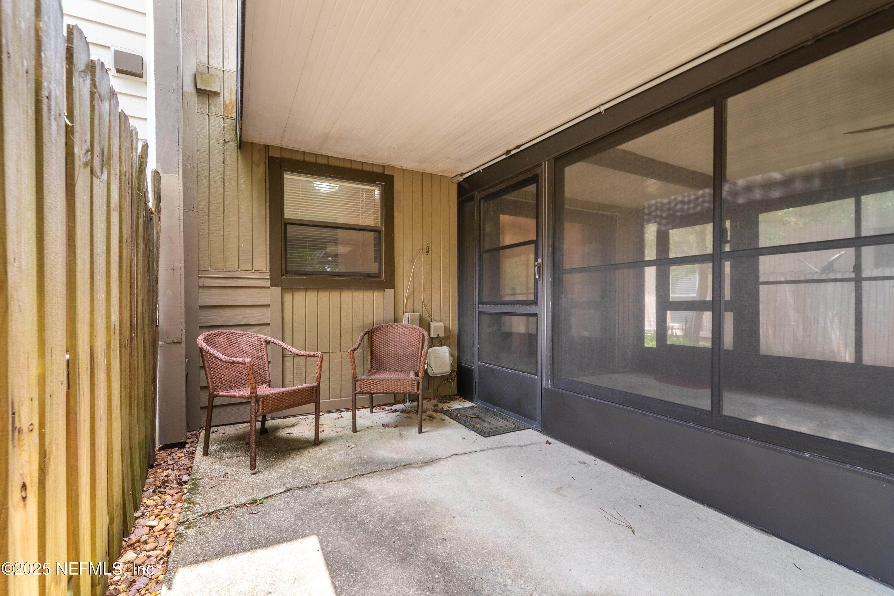 3951 LAURELWOOD Drive