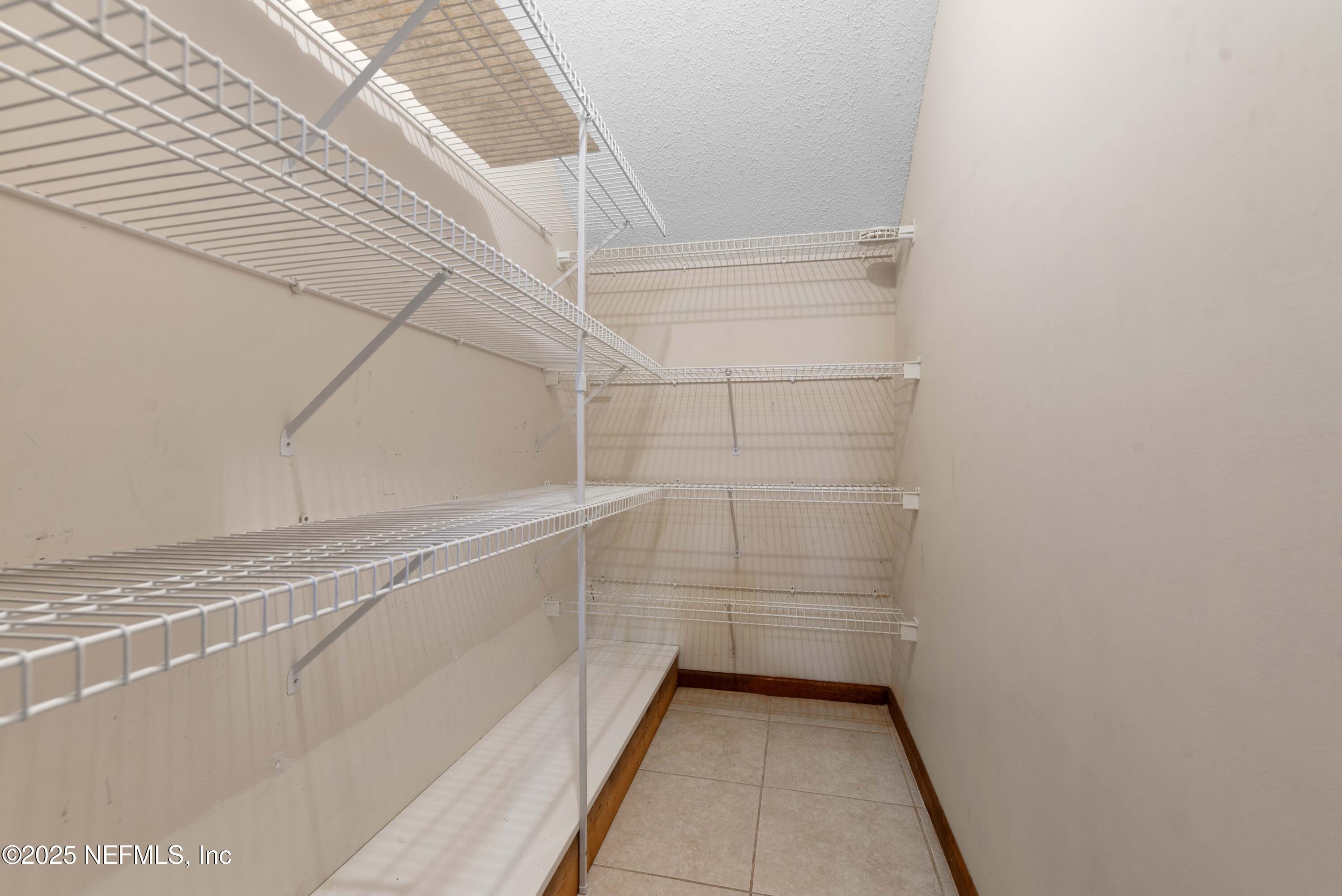 3951 LAURELWOOD Drive