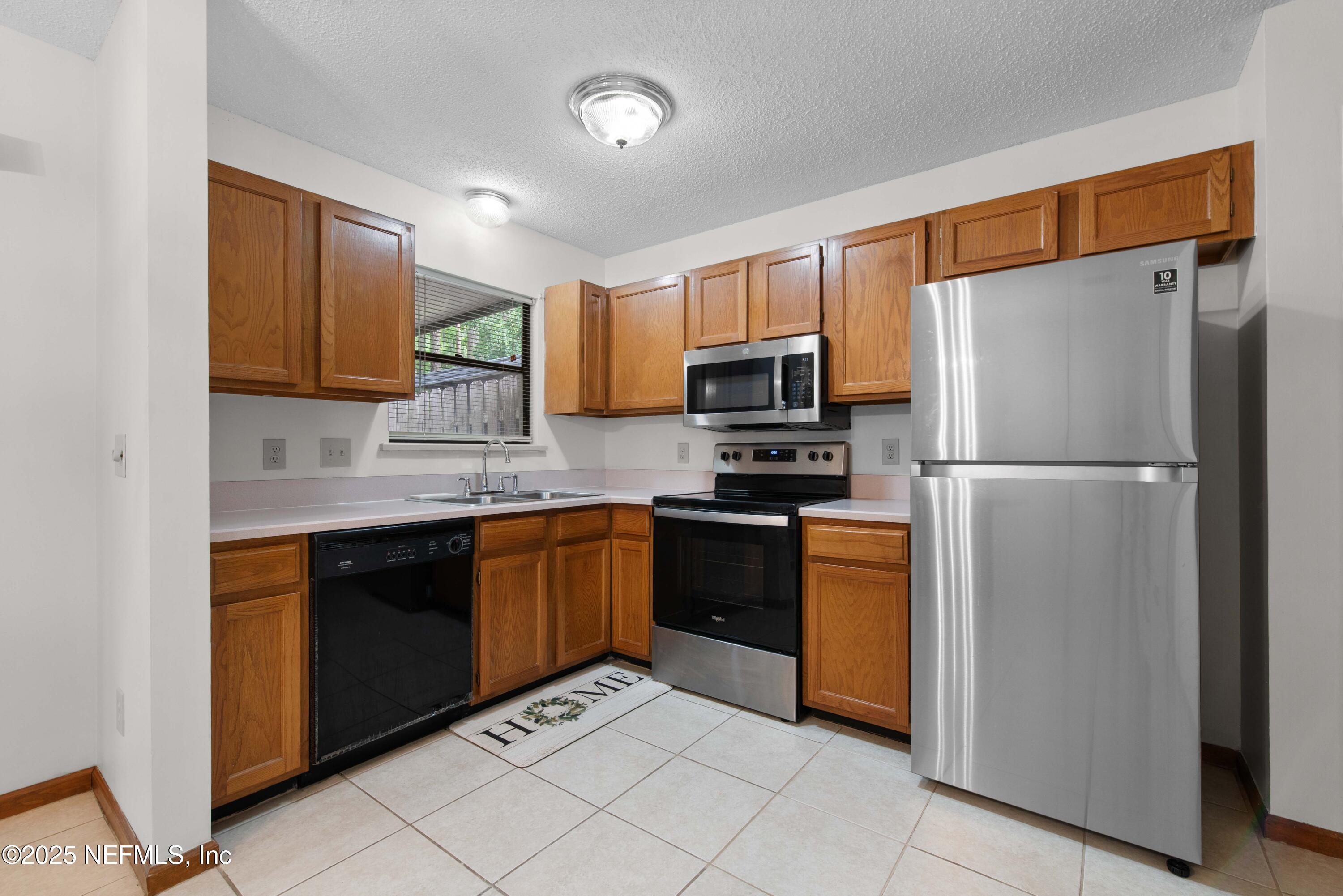 3951 LAURELWOOD Drive