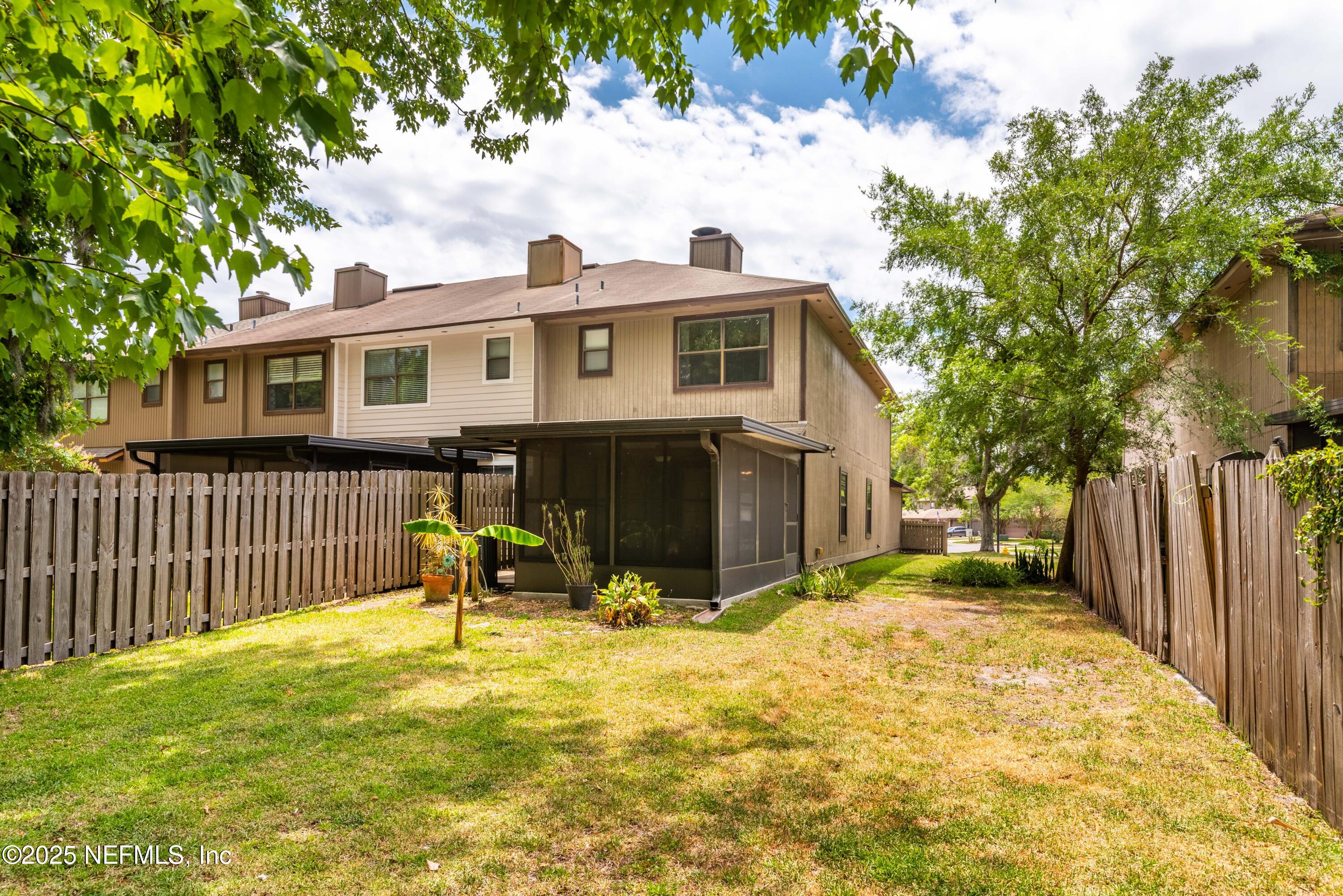 3951 LAURELWOOD Drive