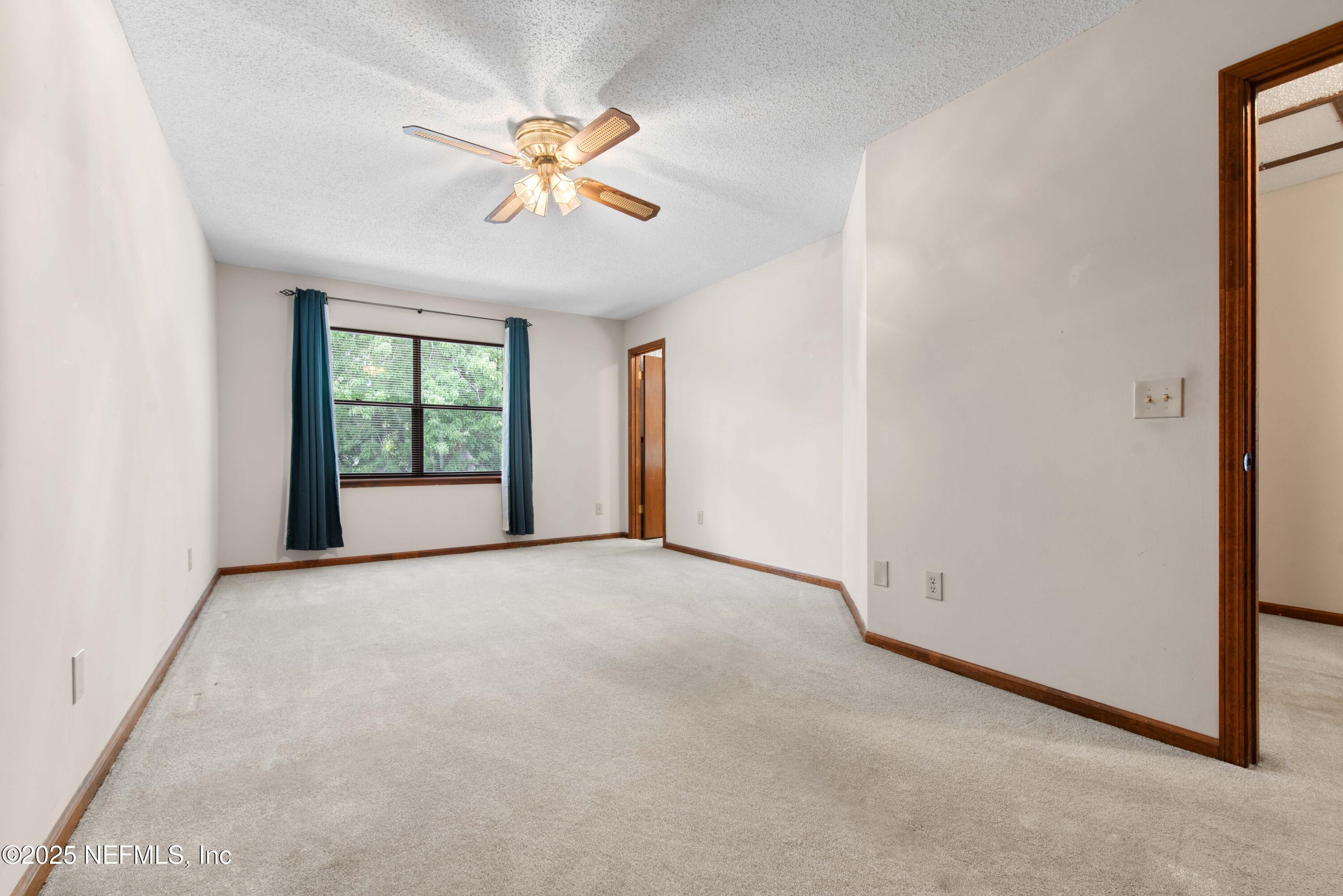 3951 LAURELWOOD Drive