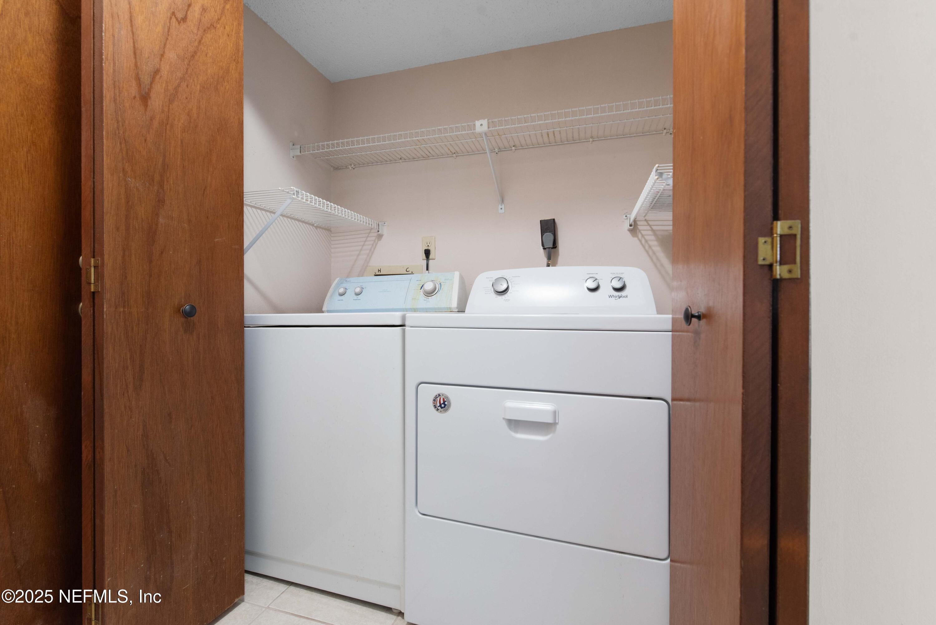 3951 LAURELWOOD Drive