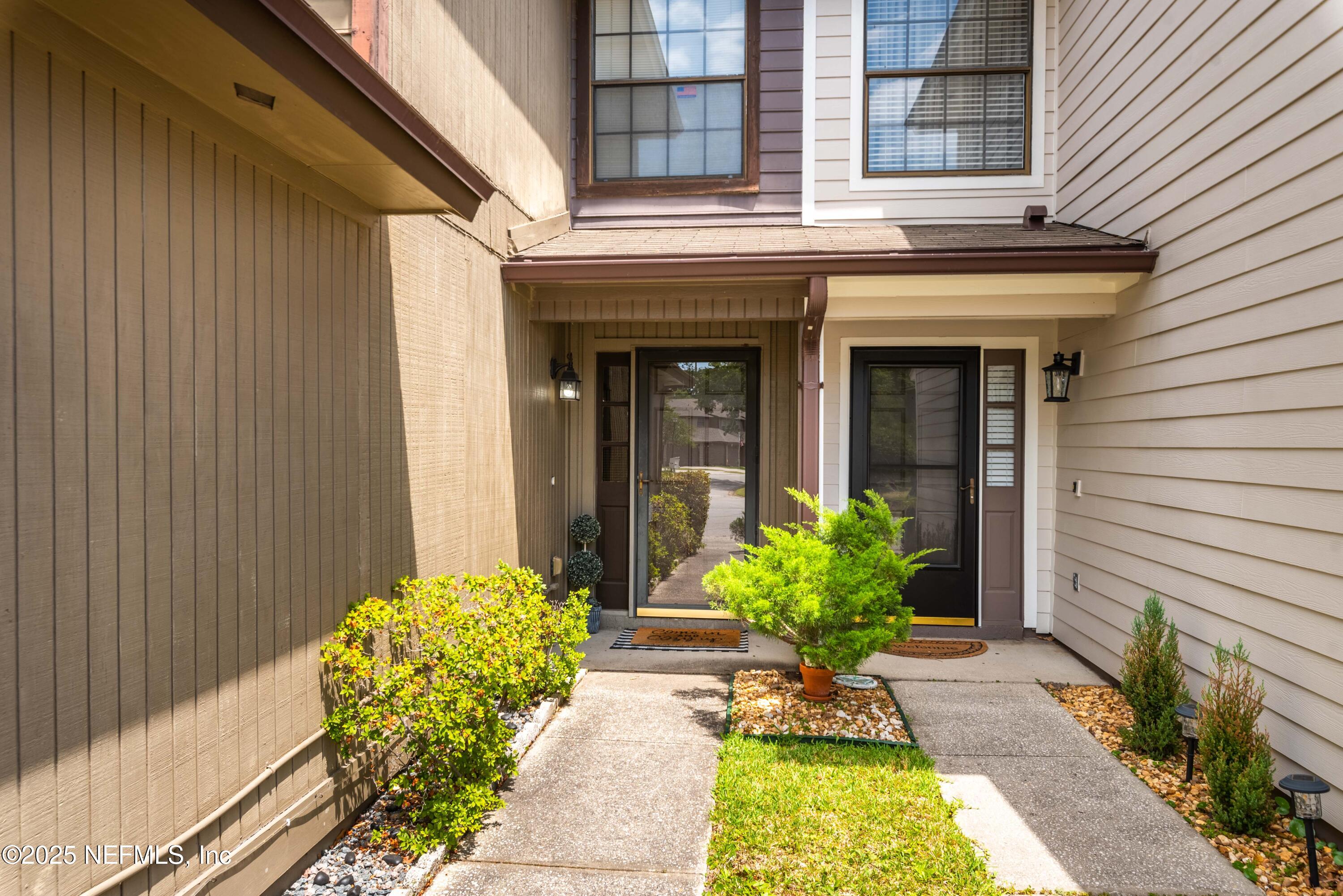 3951 LAURELWOOD Drive