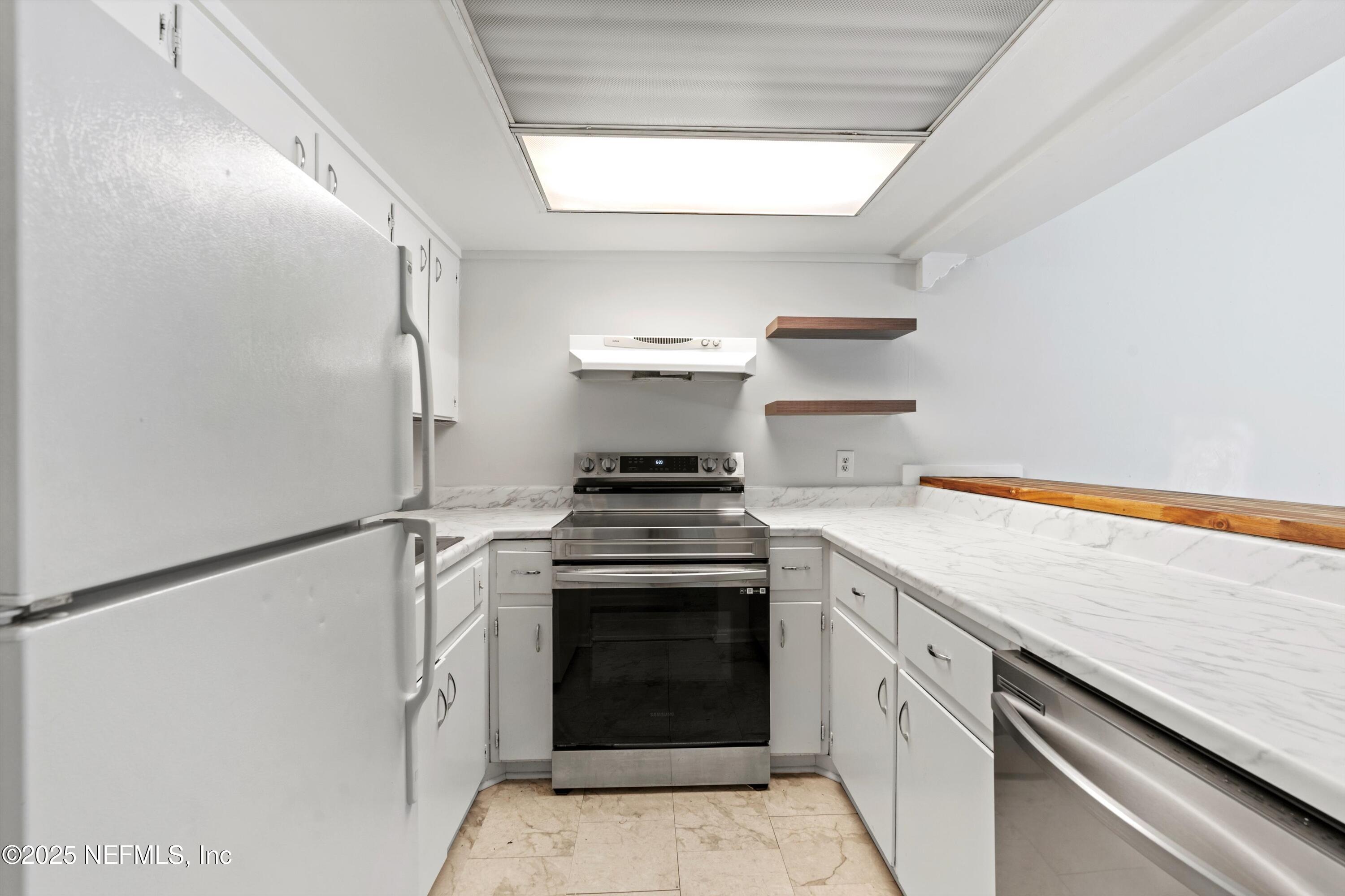 1616 1ST Street