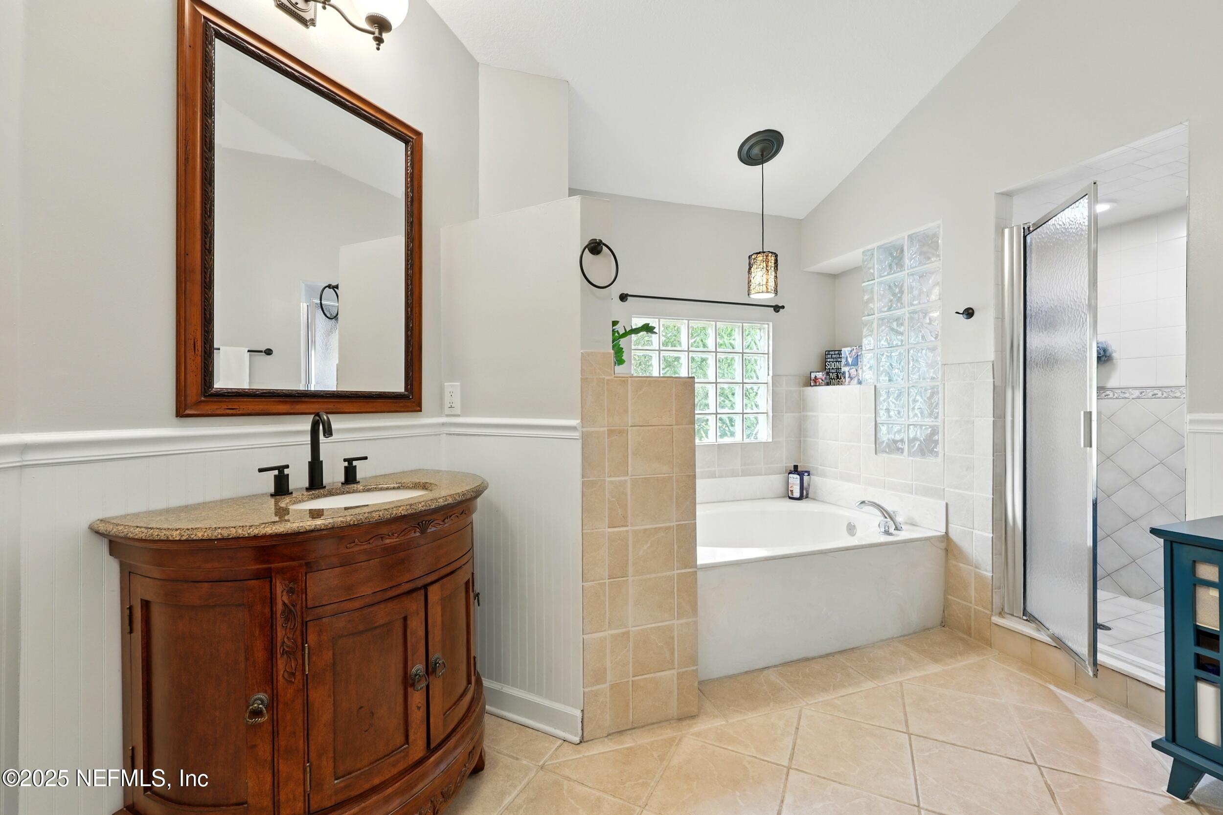 100 BRACKEN Court, St. Johns
