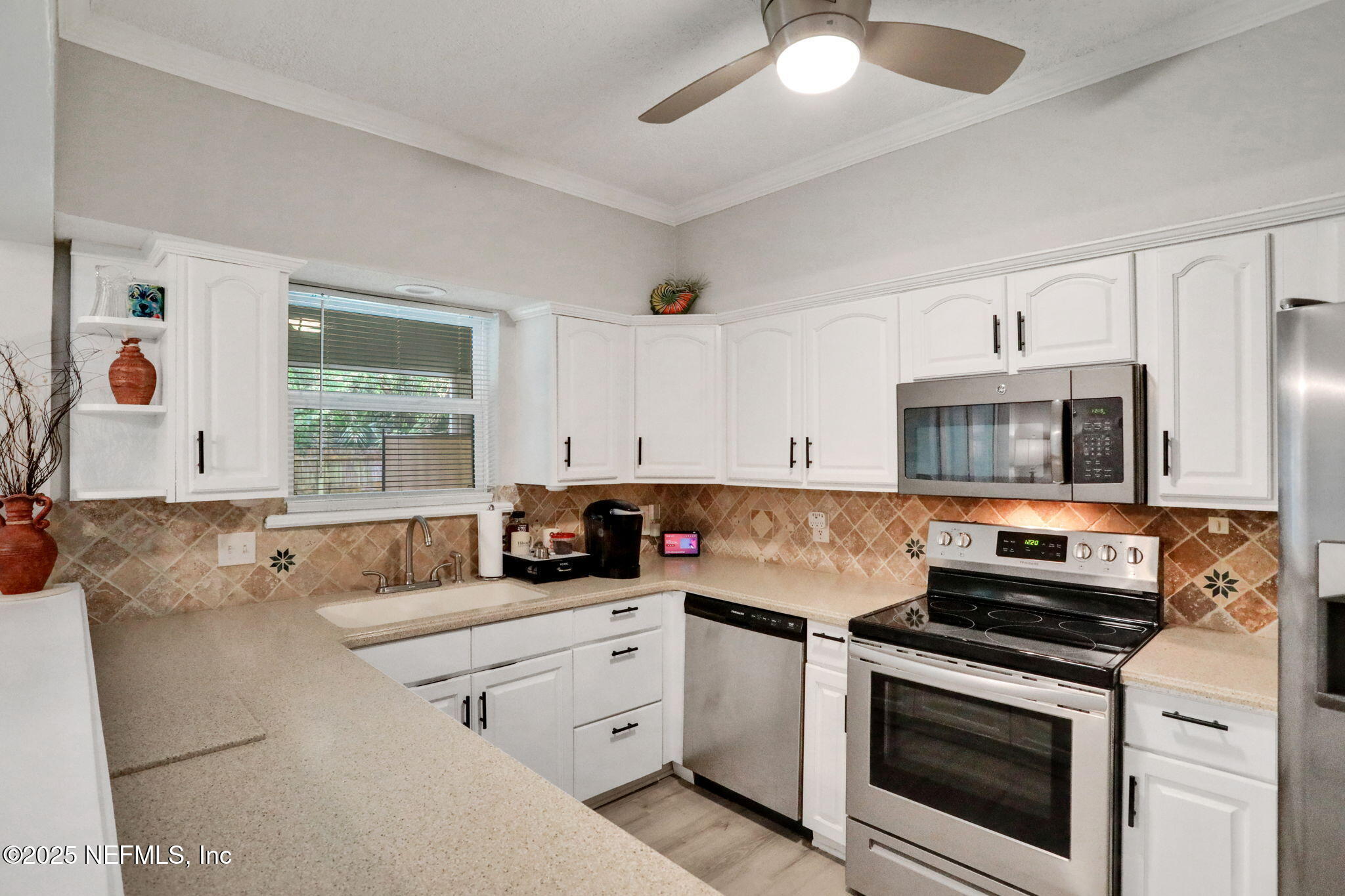 1303 WOOD HILL Place, 1303