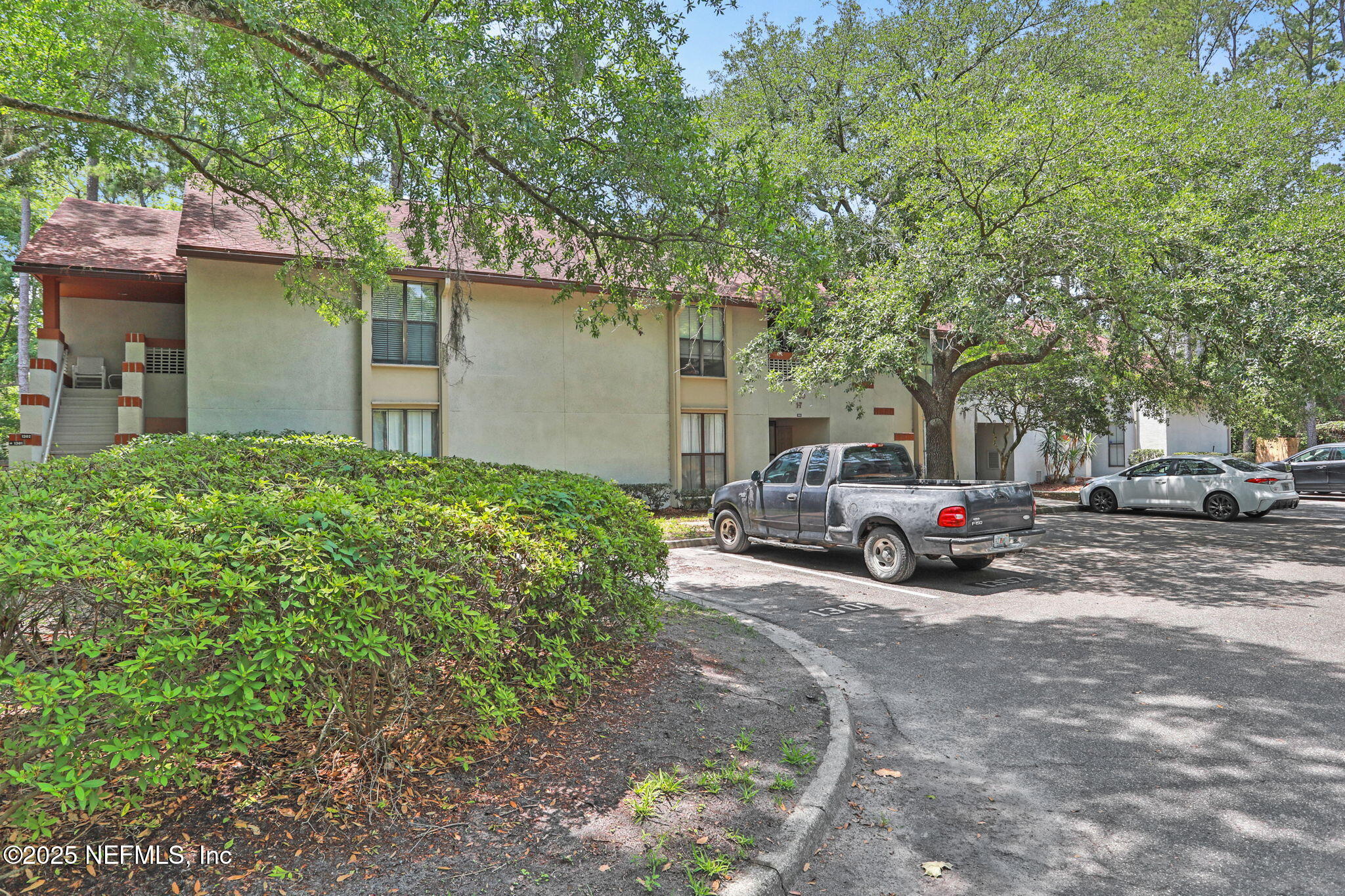 1303 WOOD HILL Place, 1303