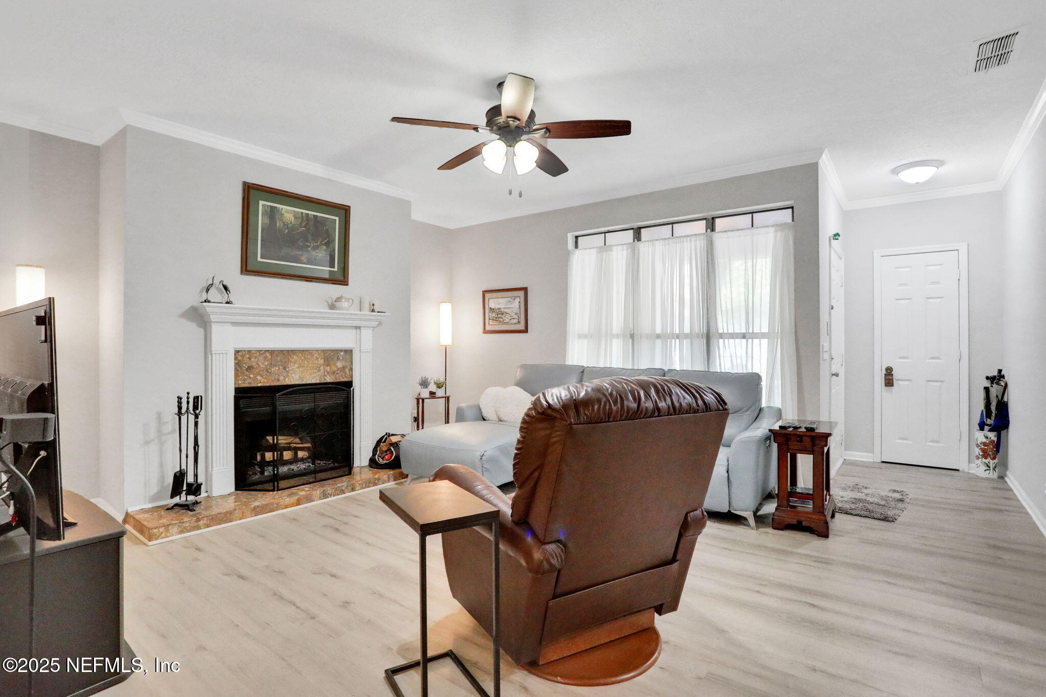 1303 WOOD HILL Place, 1303