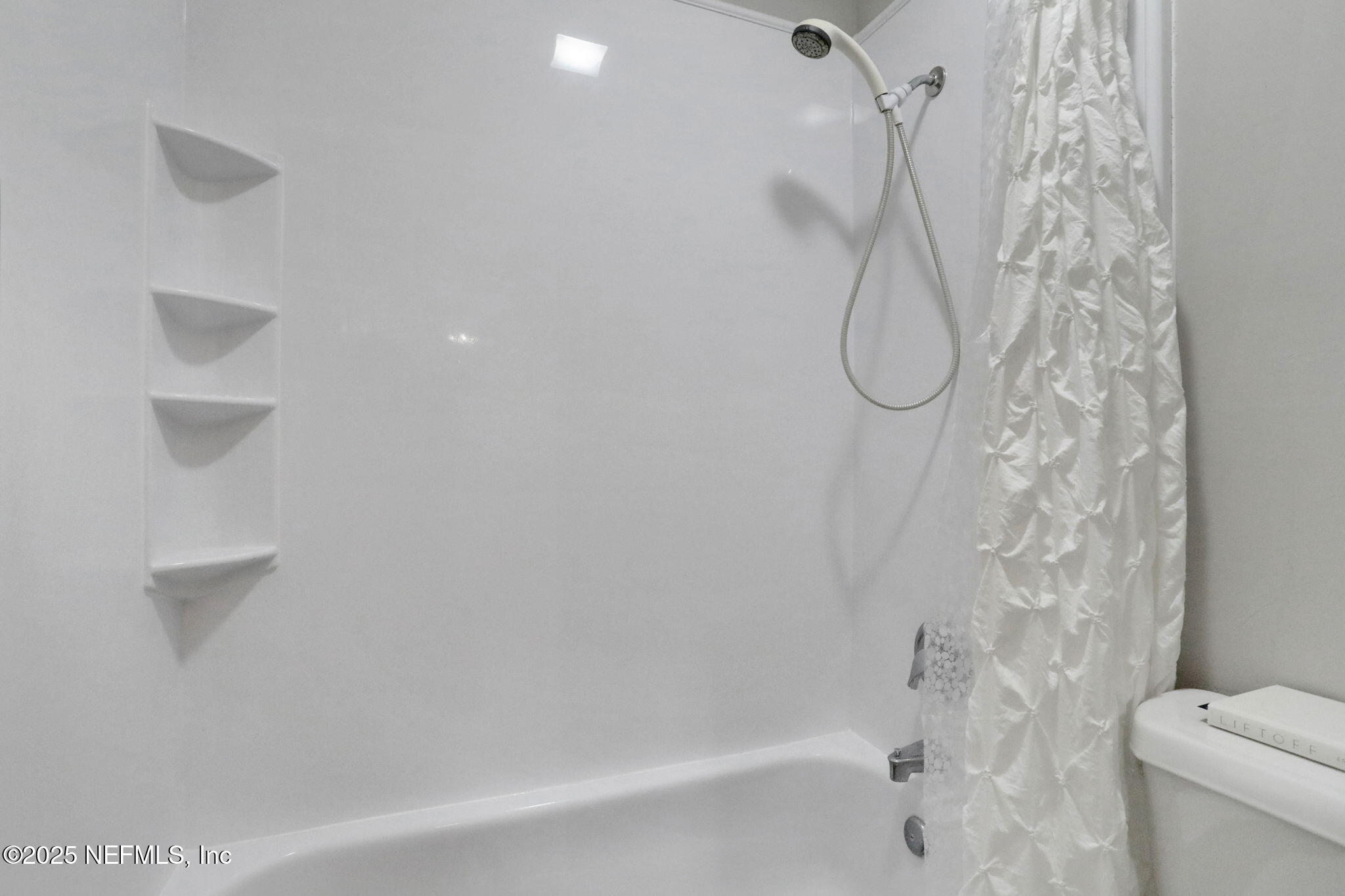 1303 WOOD HILL Place, 1303