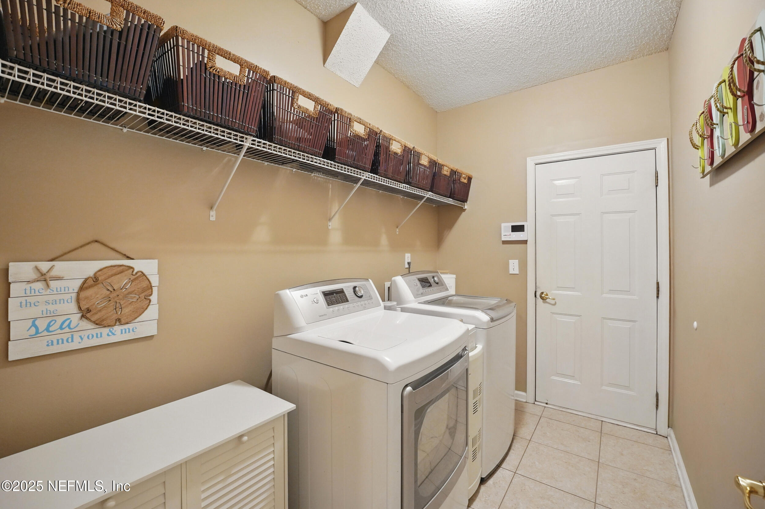 1077 WATERFALL Drive