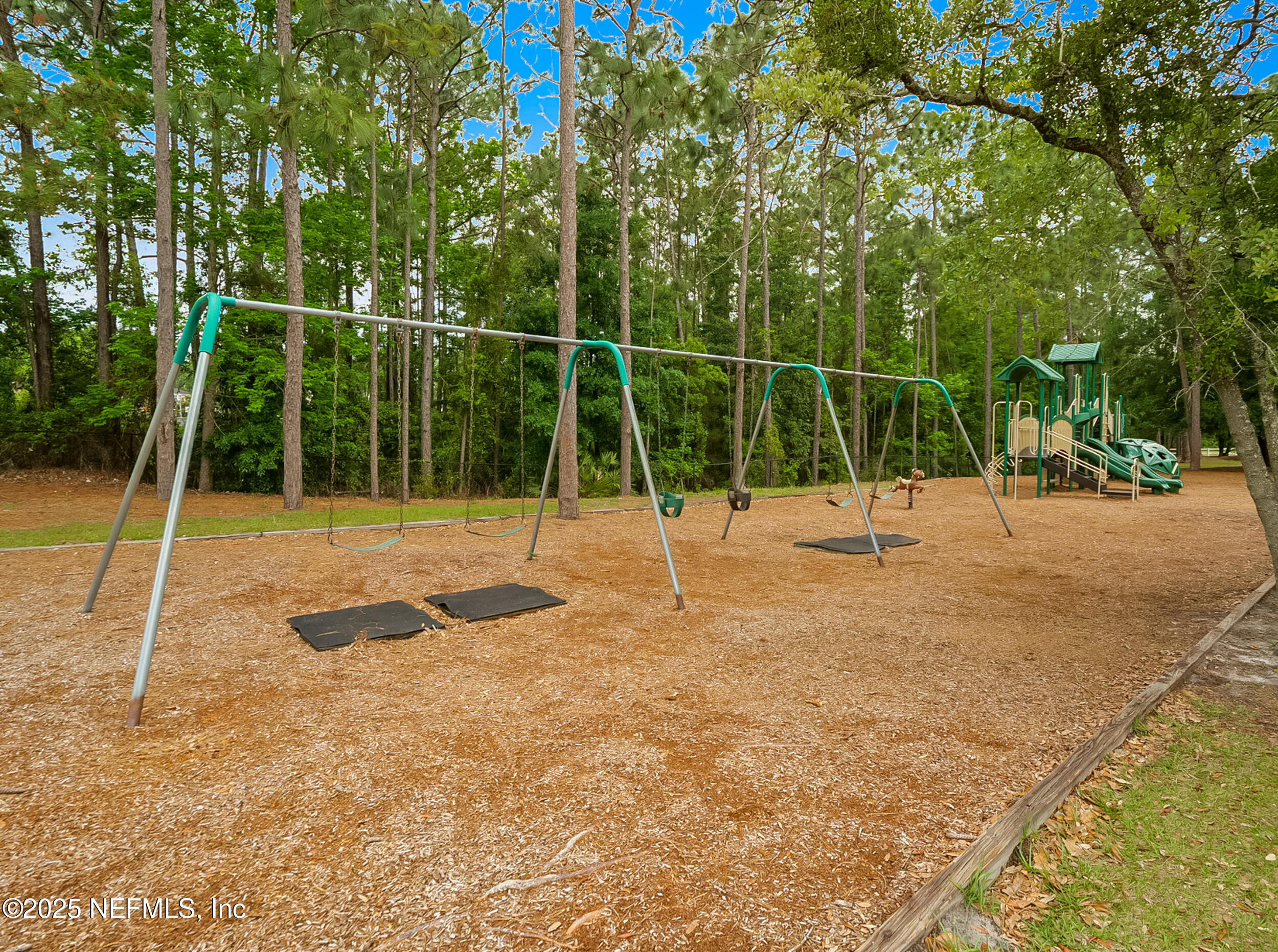 1077 WATERFALL Drive