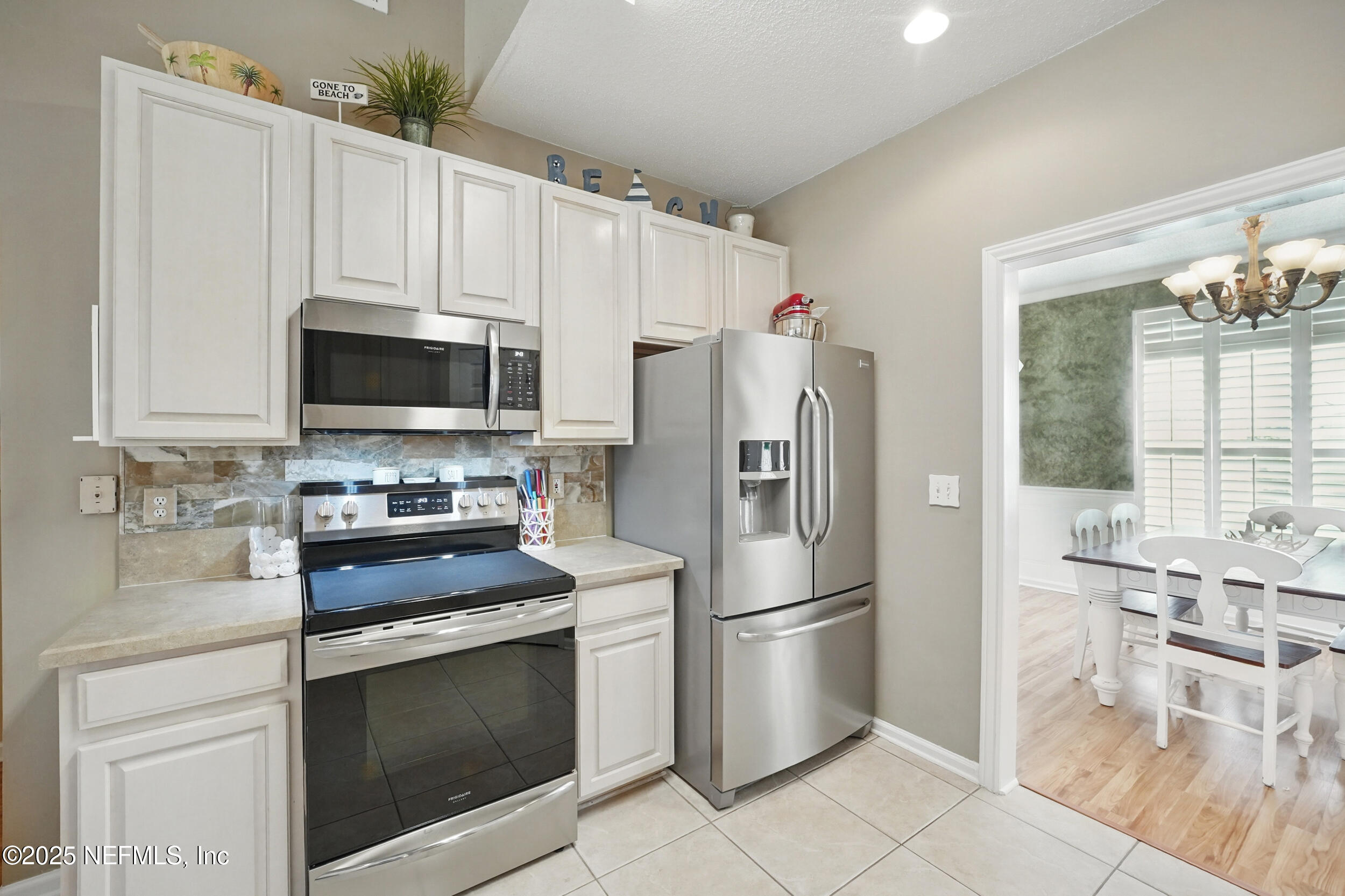 1077 WATERFALL Drive