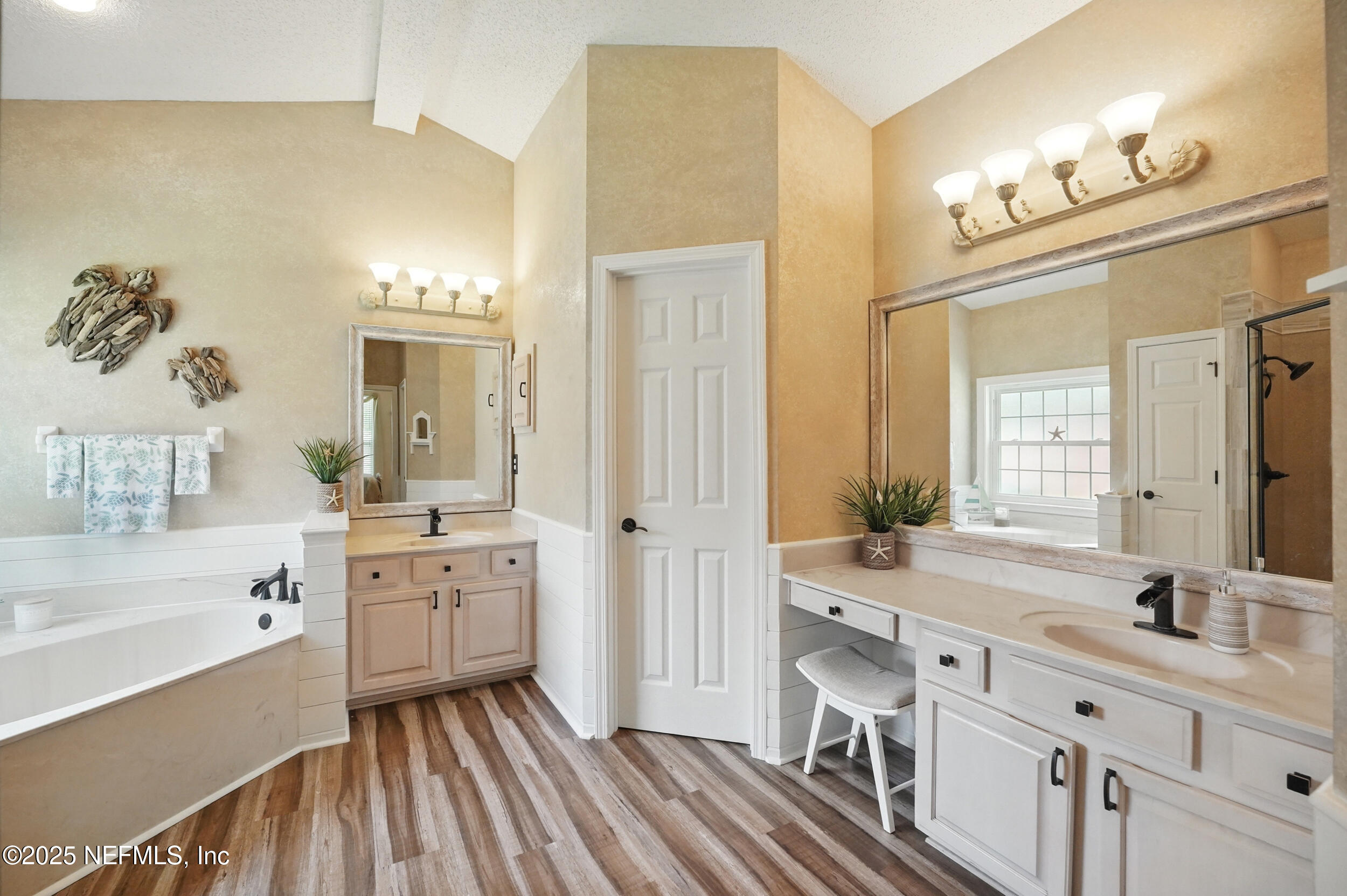 1077 WATERFALL Drive