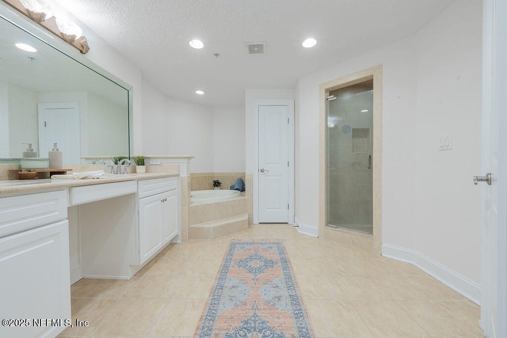 1201 1ST Street N, 1002