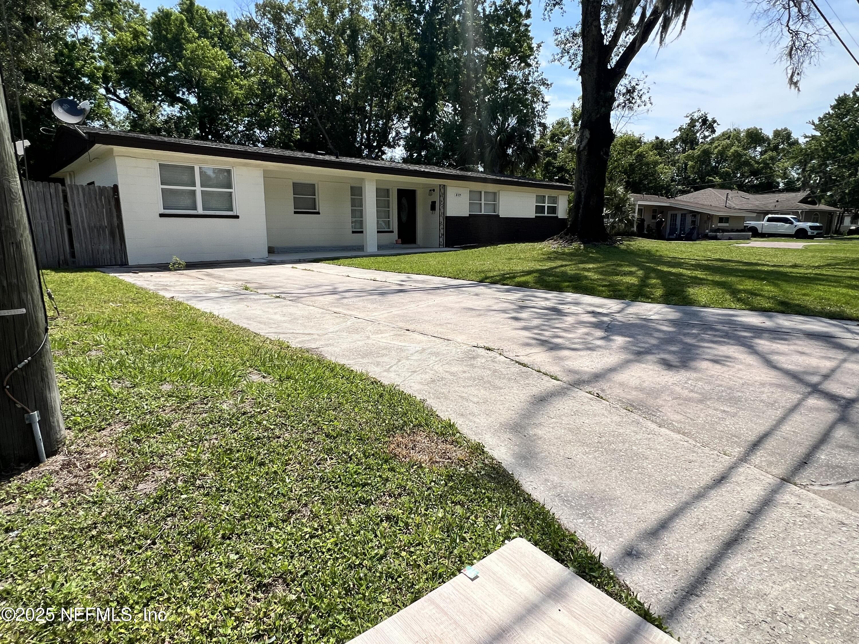8105 SANTILLO Drive