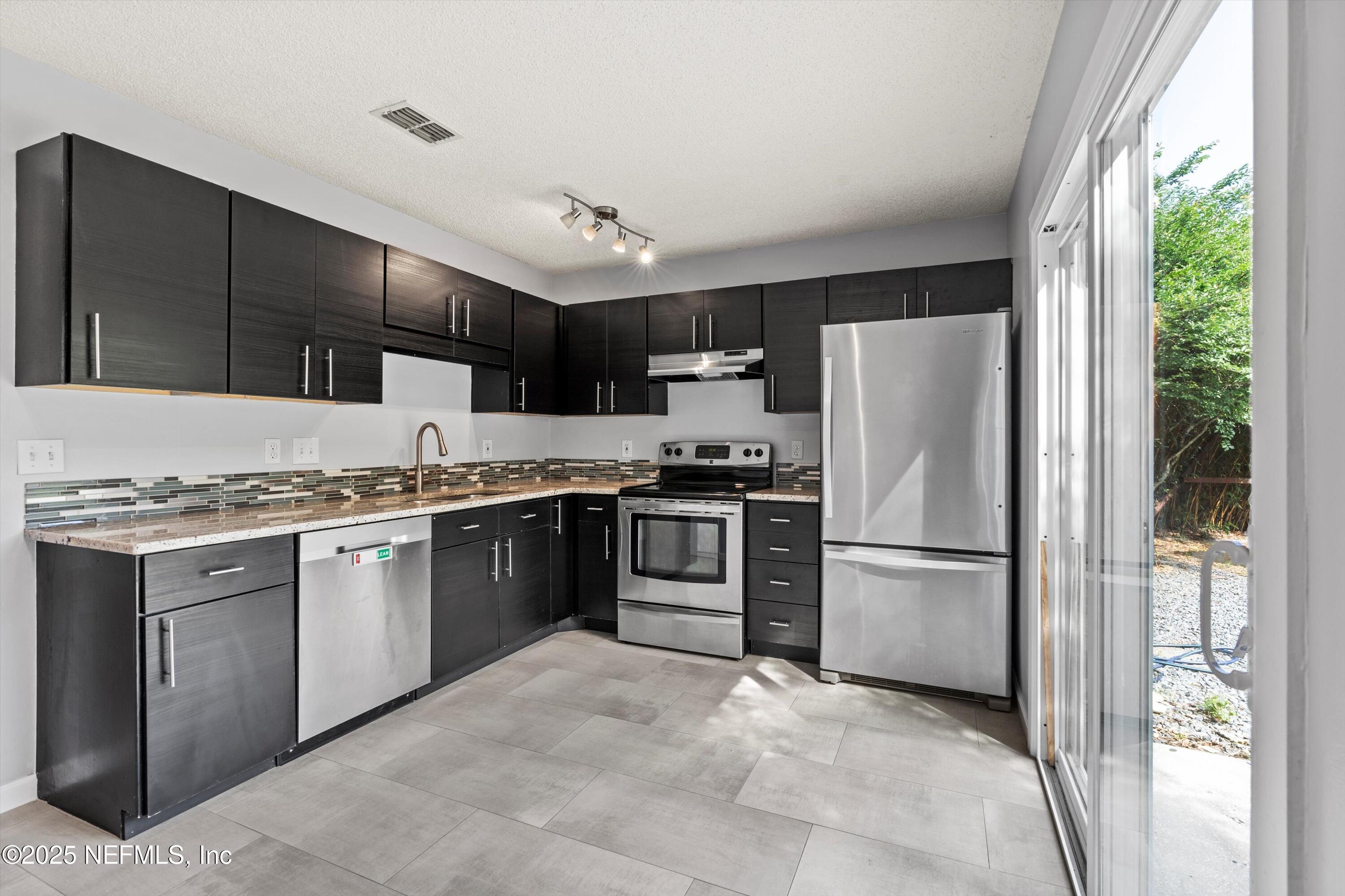11345 SKIMMER Court