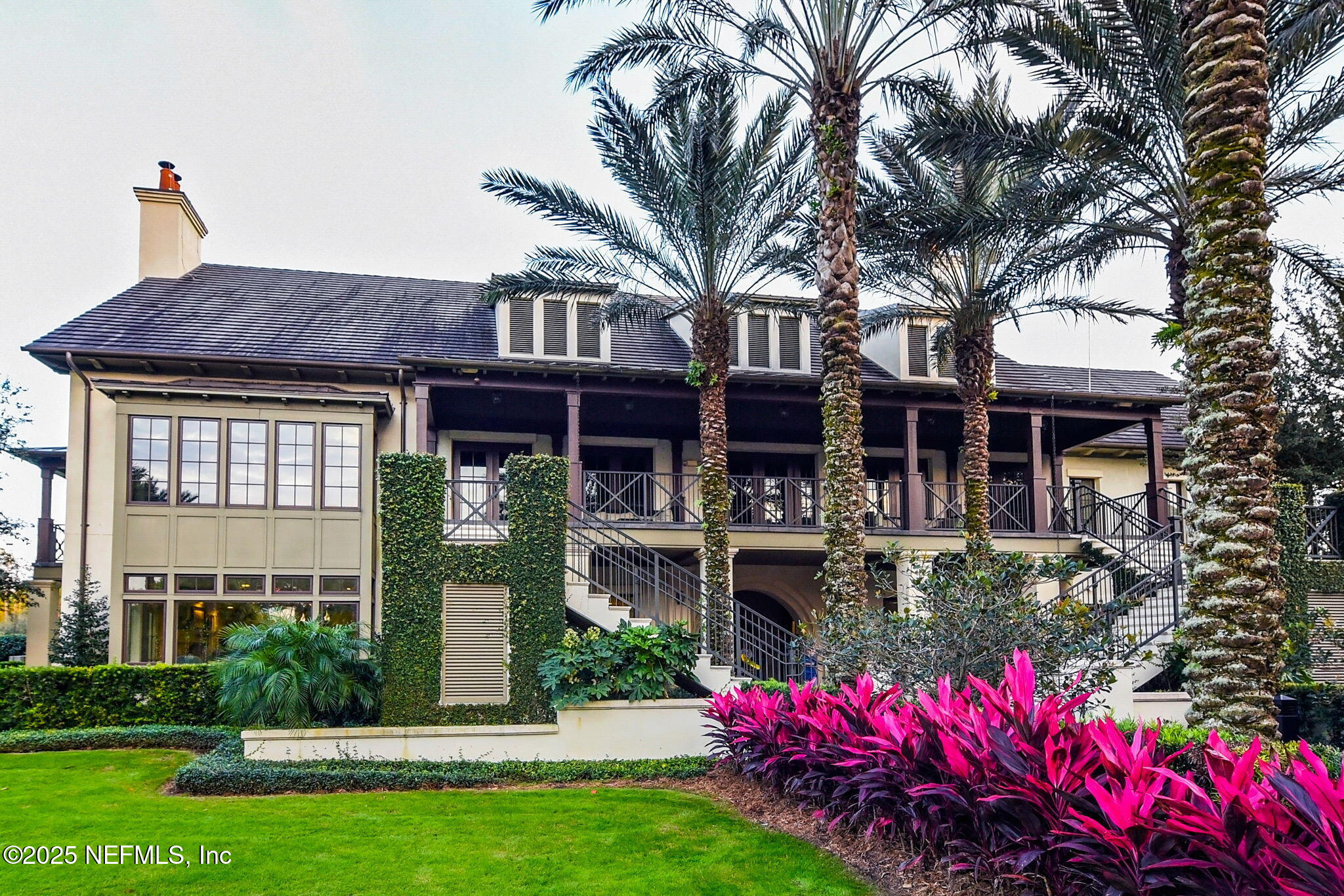 24 FORTRESS Avenue