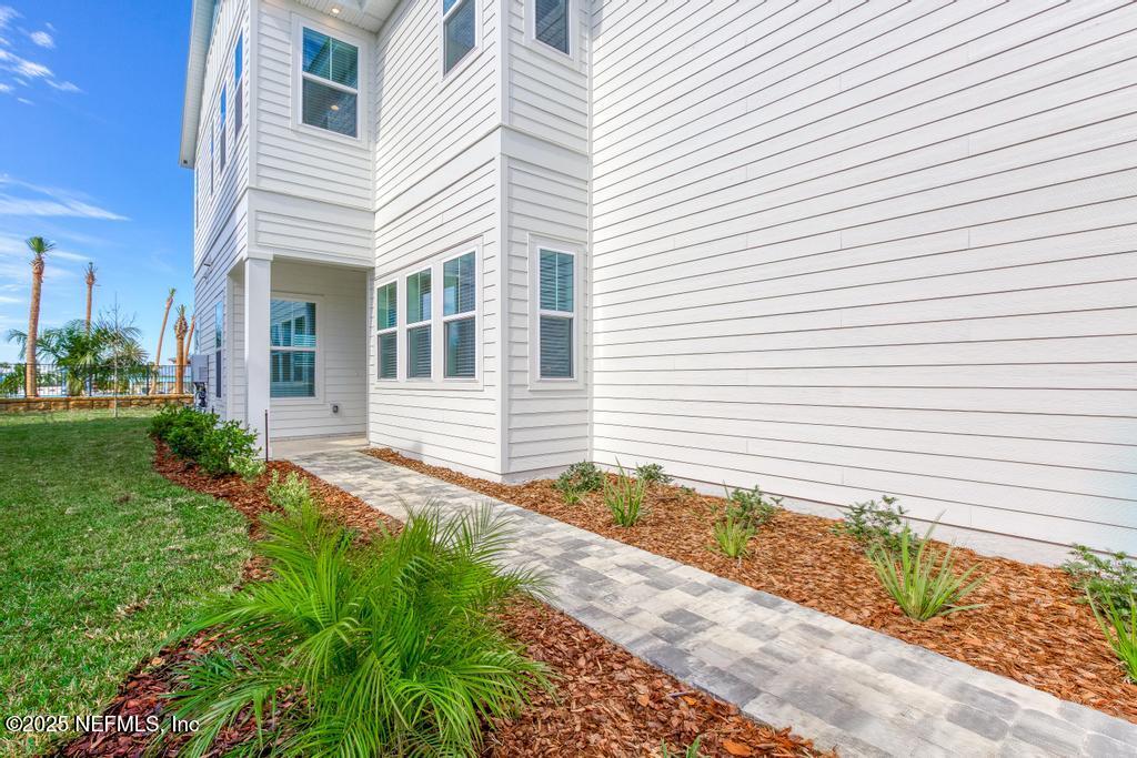 469 MARQUESA Circle, St. Johns