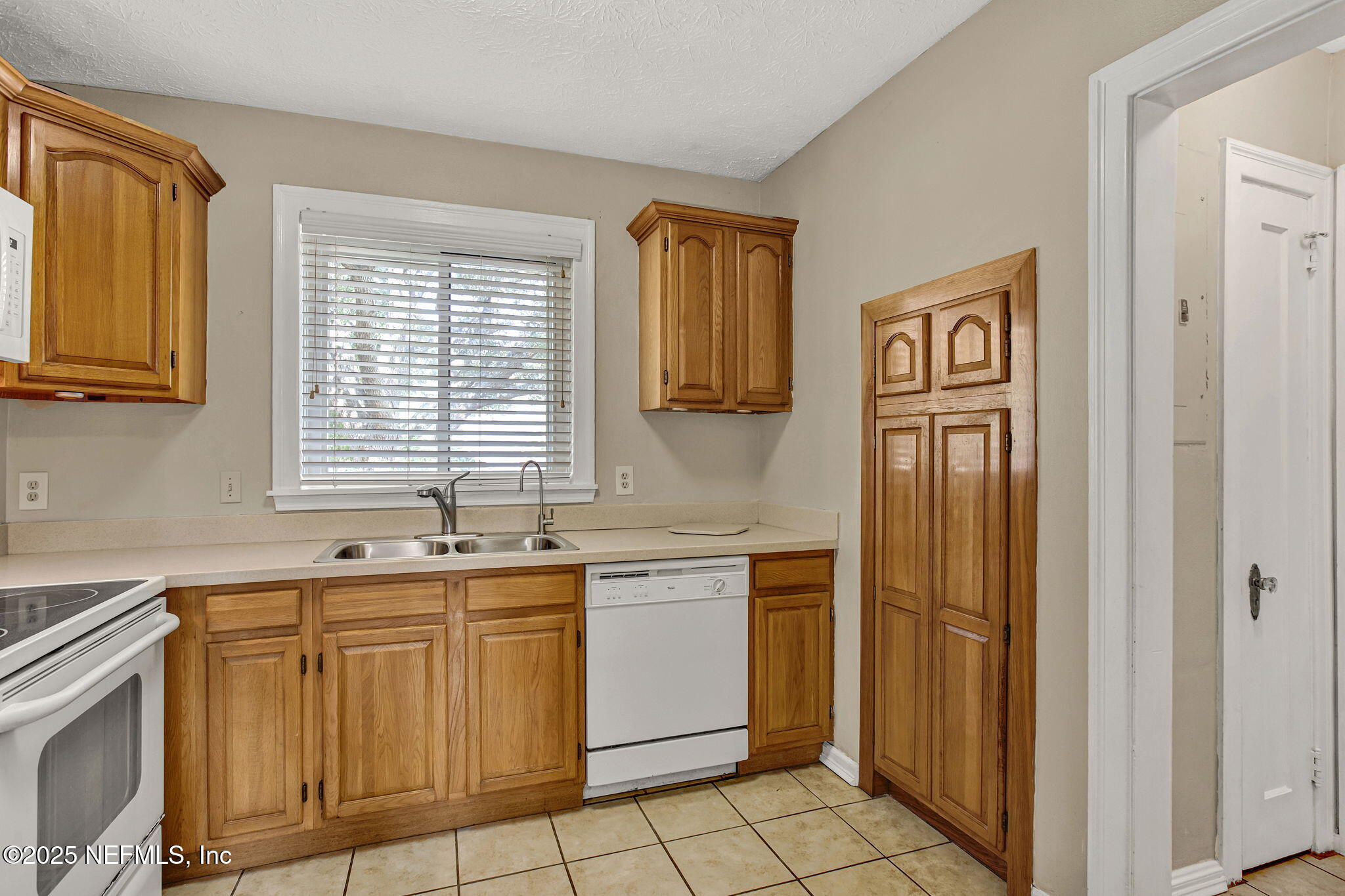 1409 MONTICELLO Road