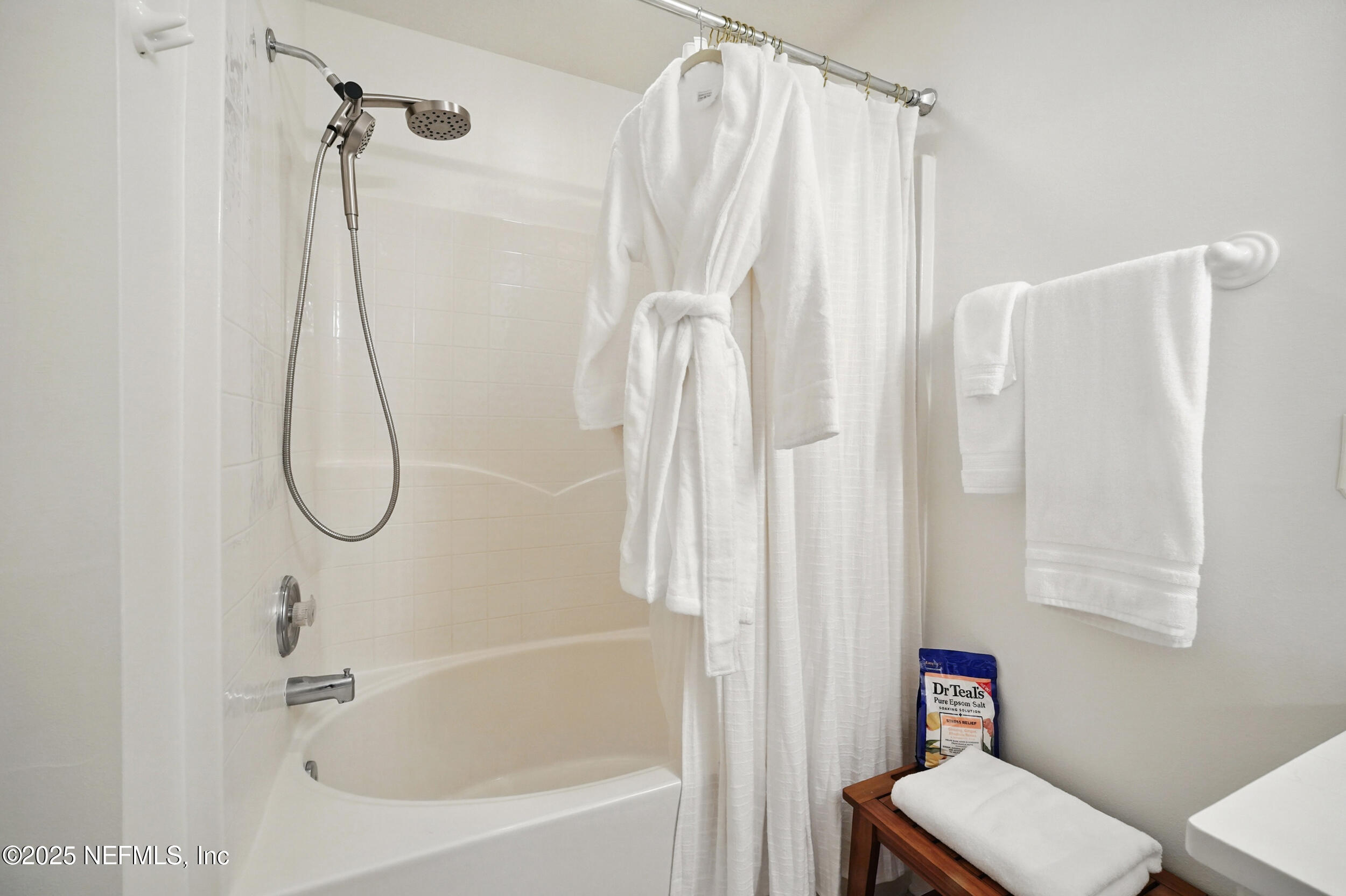 7566 SCARLET IBIS Lane