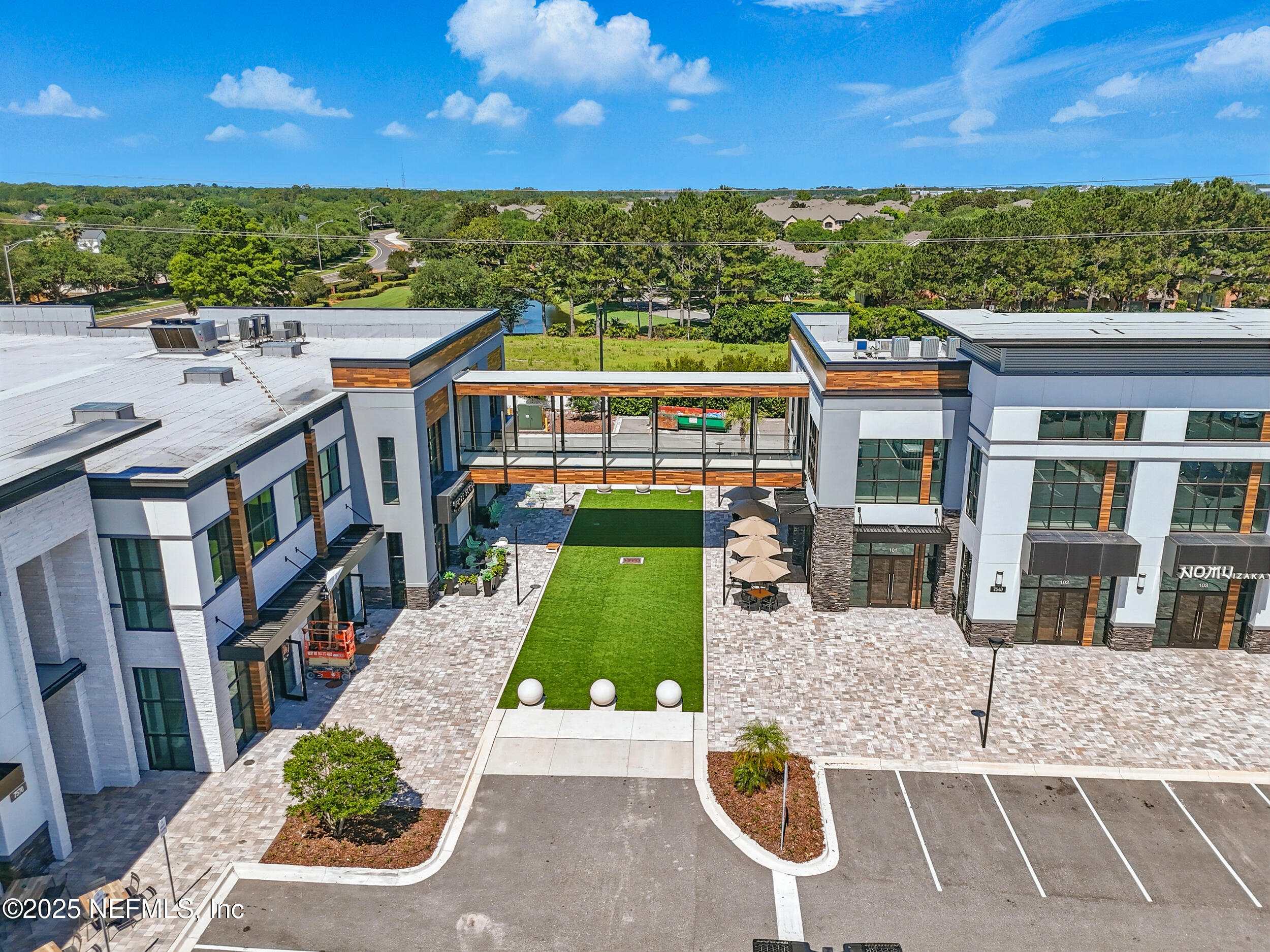 7566 SCARLET IBIS Lane