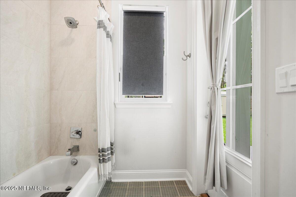 3850 BOONE PARK Avenue