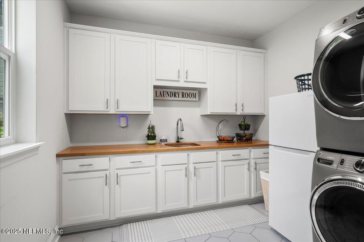 3850 BOONE PARK Avenue