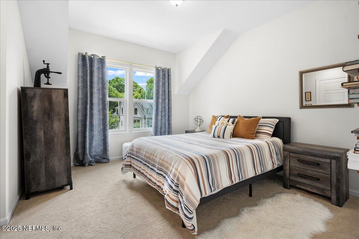 3850 BOONE PARK Avenue