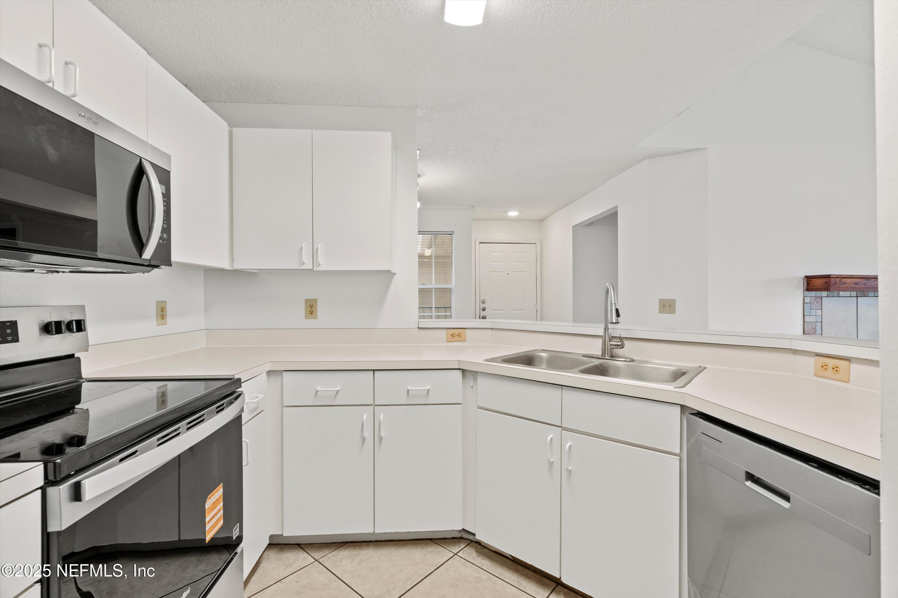 900 IRONWOOD Drive, 934