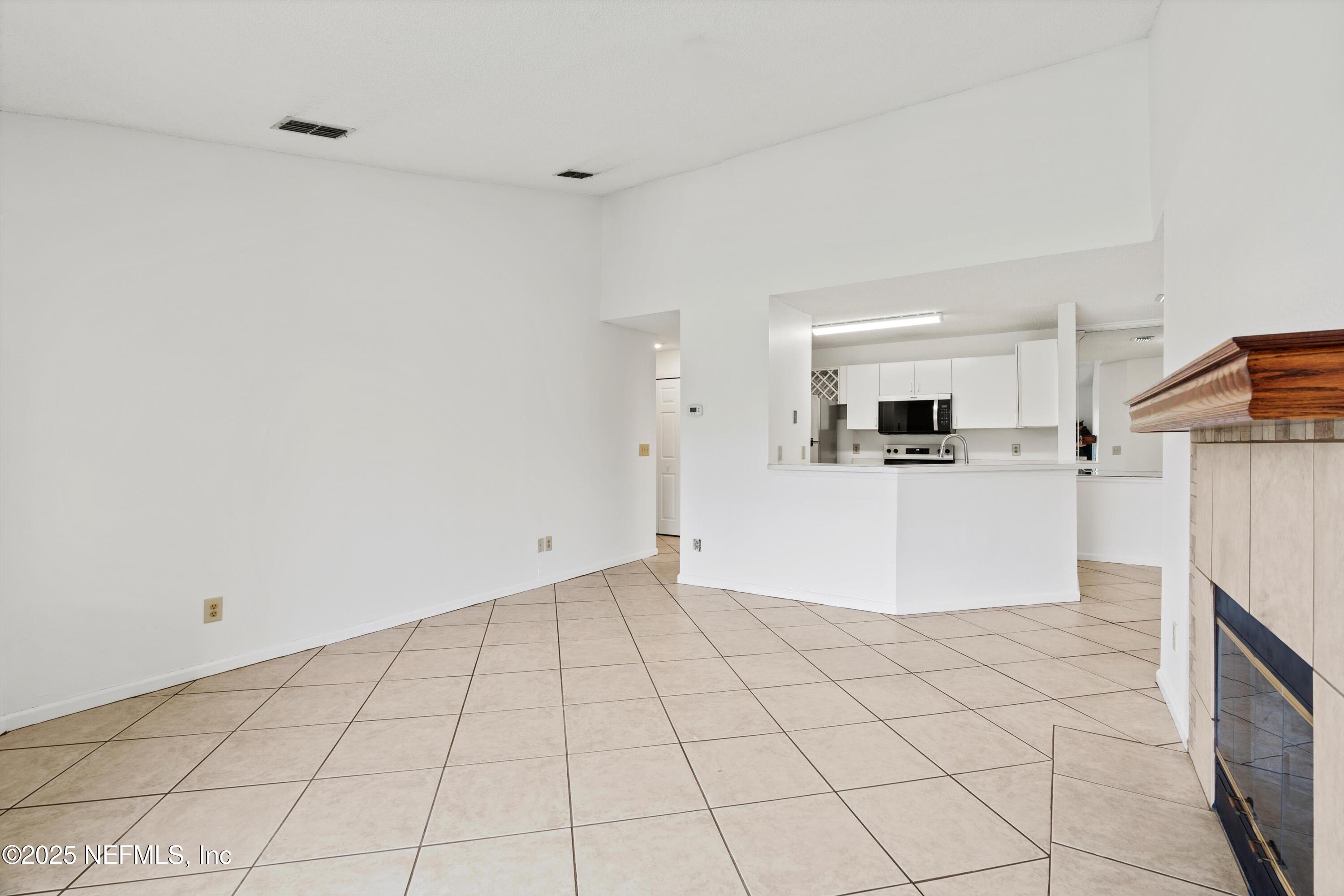 900 IRONWOOD Drive, 934