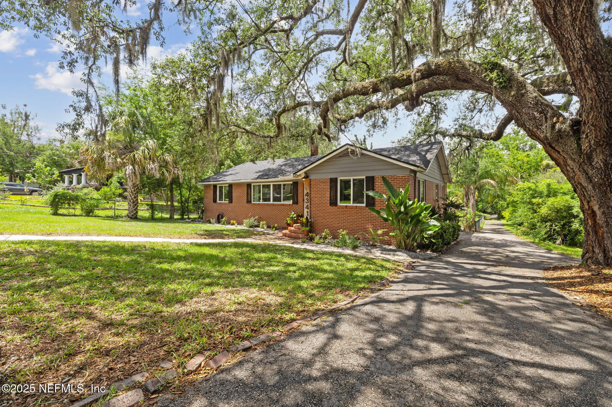 4341 WOODMERE Street