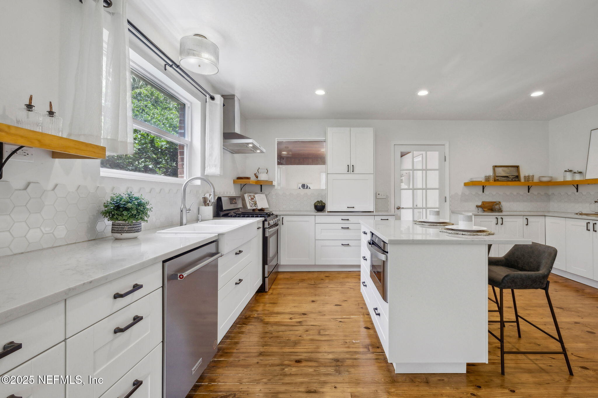 4341 WOODMERE Street