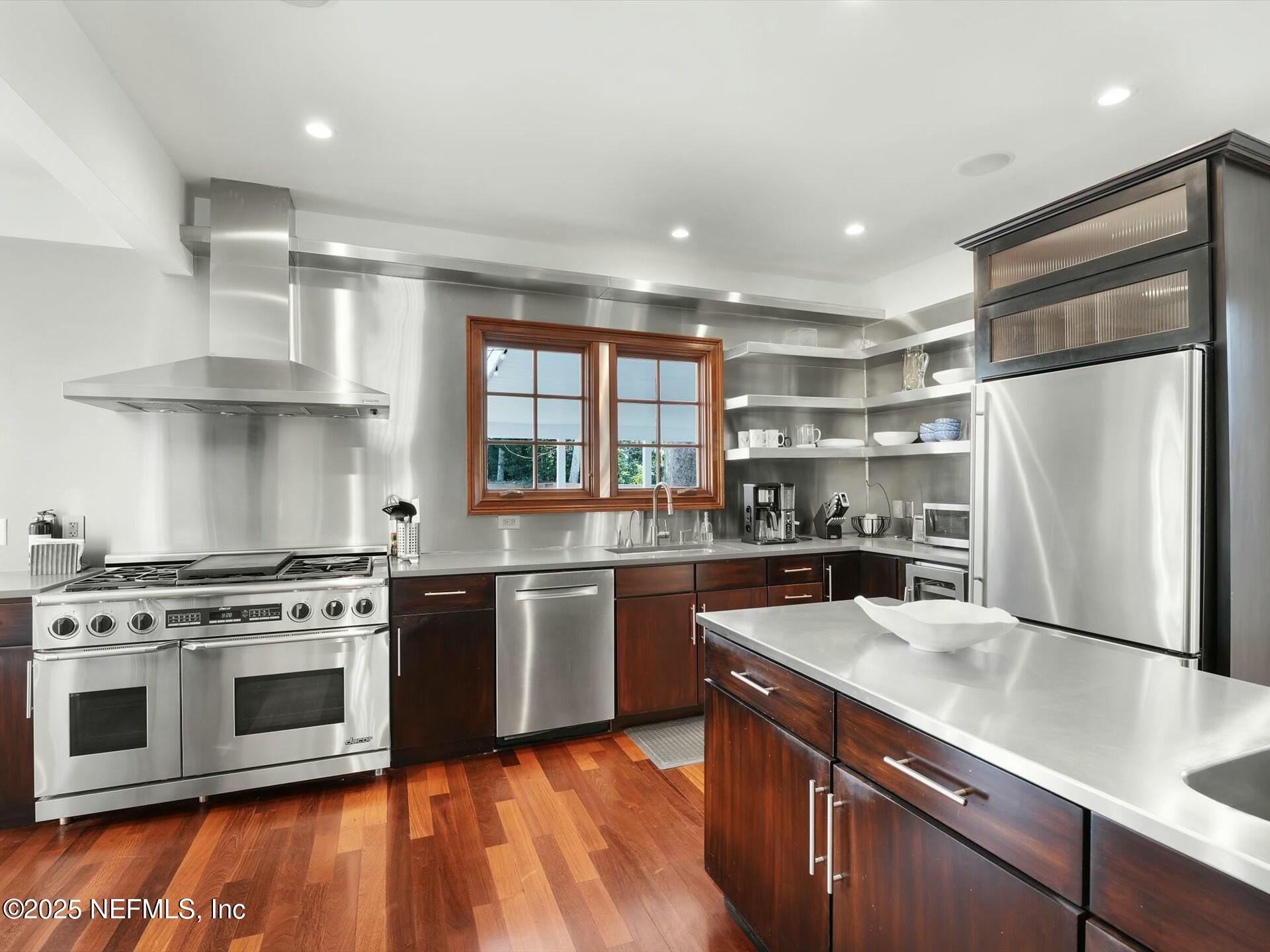 322 6TH Street