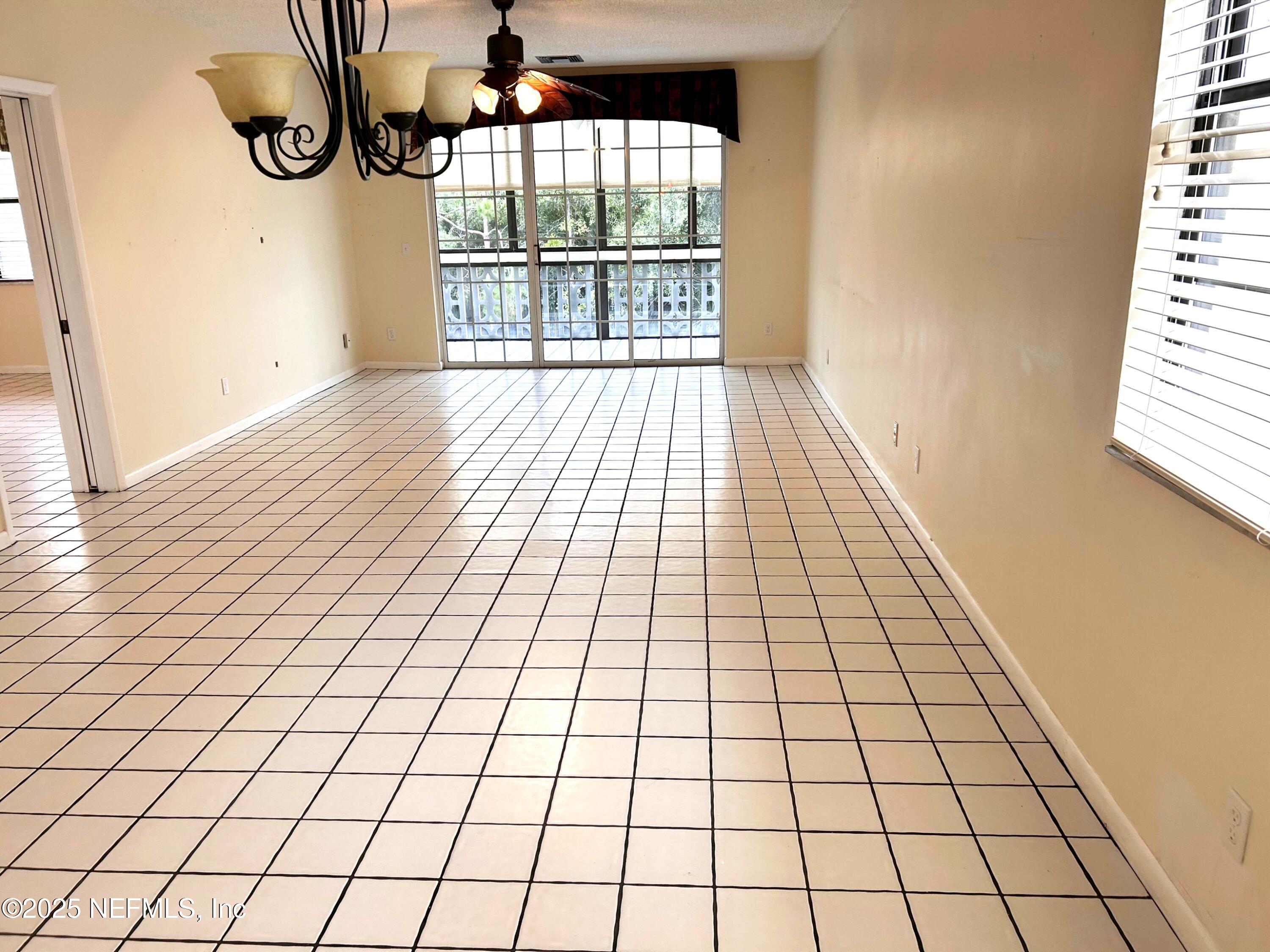 1830 SEVILLA Boulevard 207