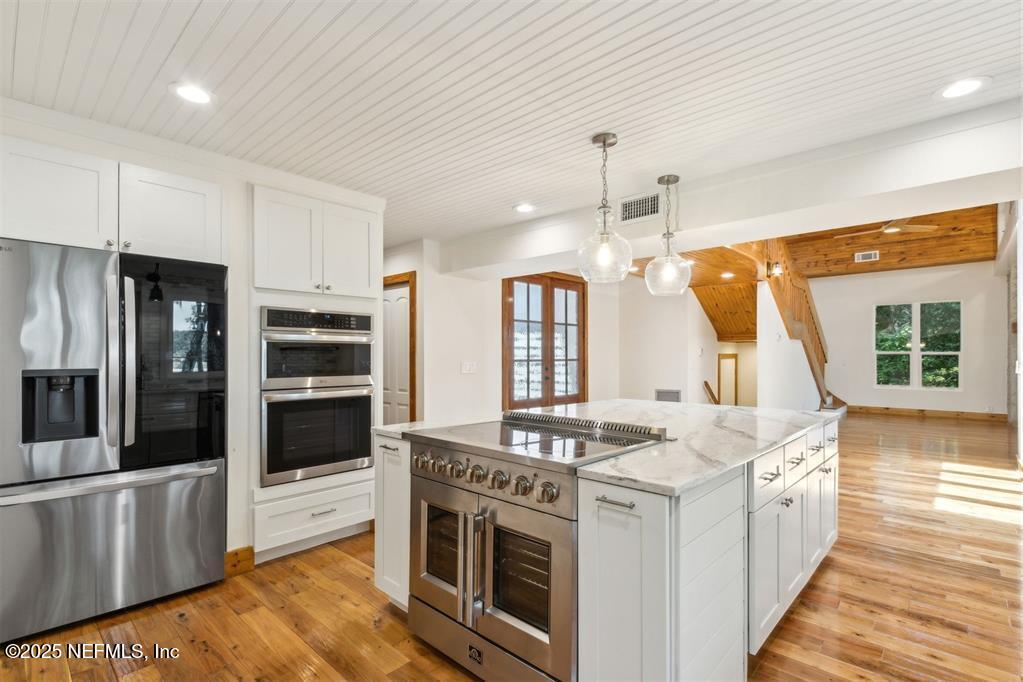 22 BELTED KINGFISHER Road