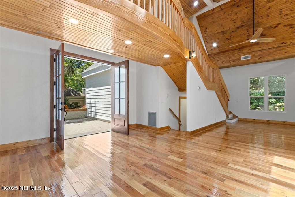 22 BELTED KINGFISHER Road