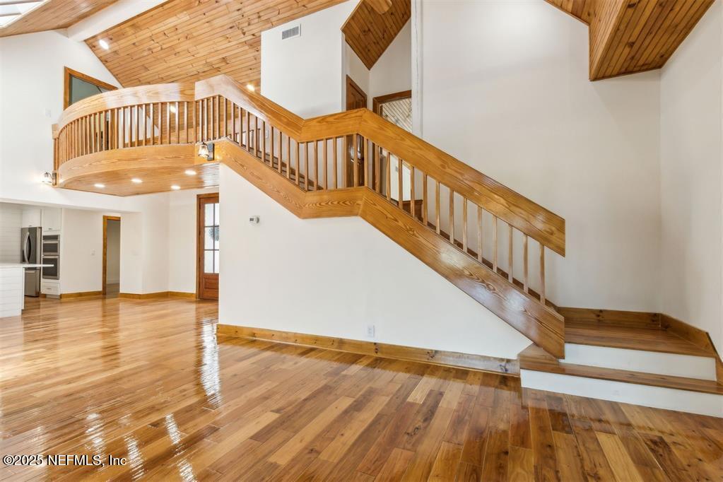 22 BELTED KINGFISHER Road