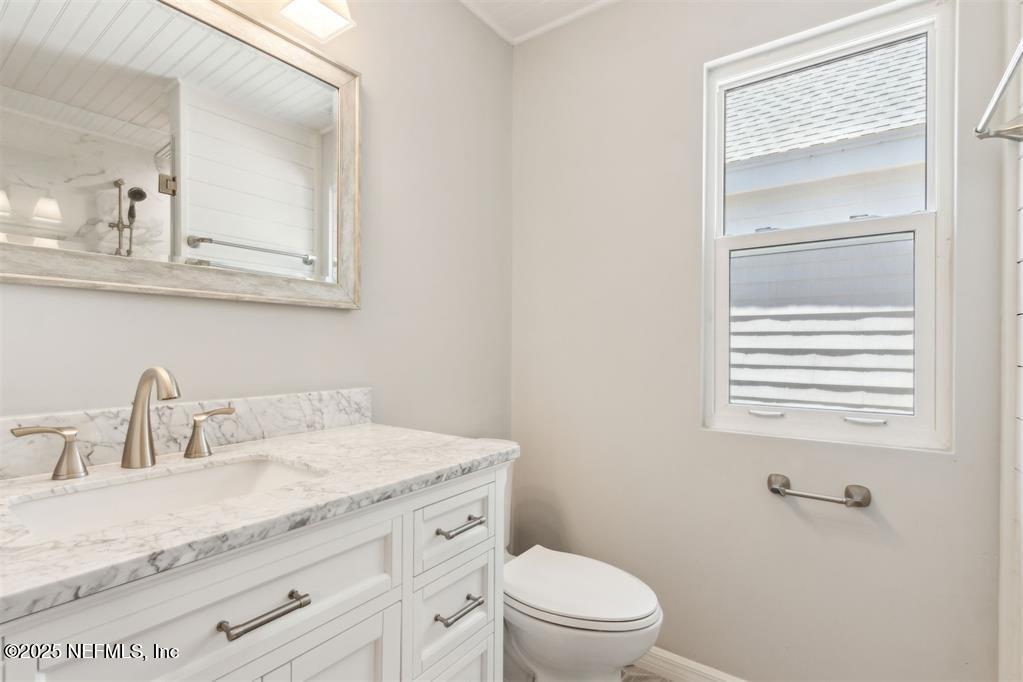 22 BELTED KINGFISHER Road