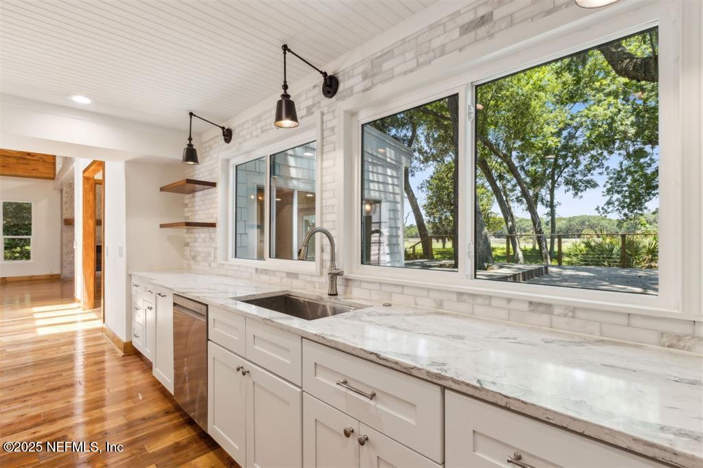 22 BELTED KINGFISHER Road