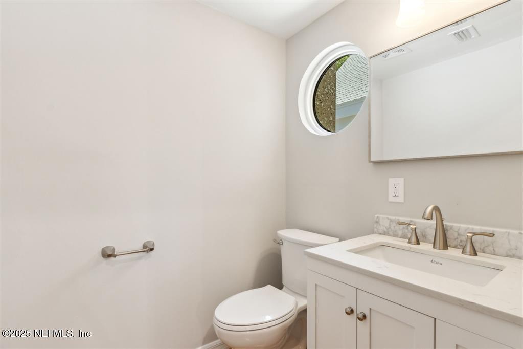 22 BELTED KINGFISHER Road