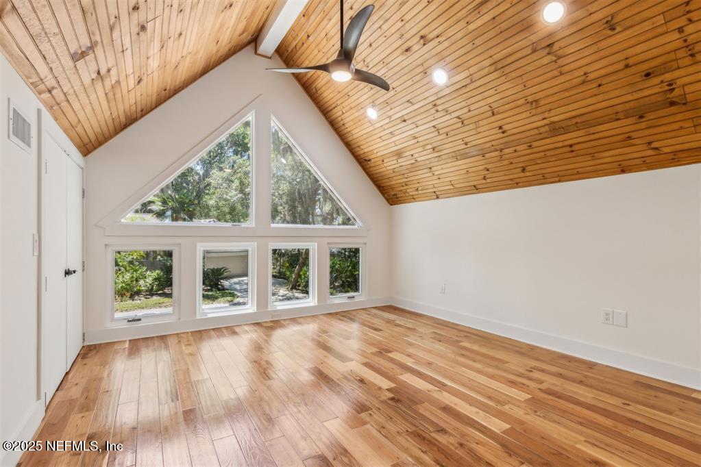22 BELTED KINGFISHER Road